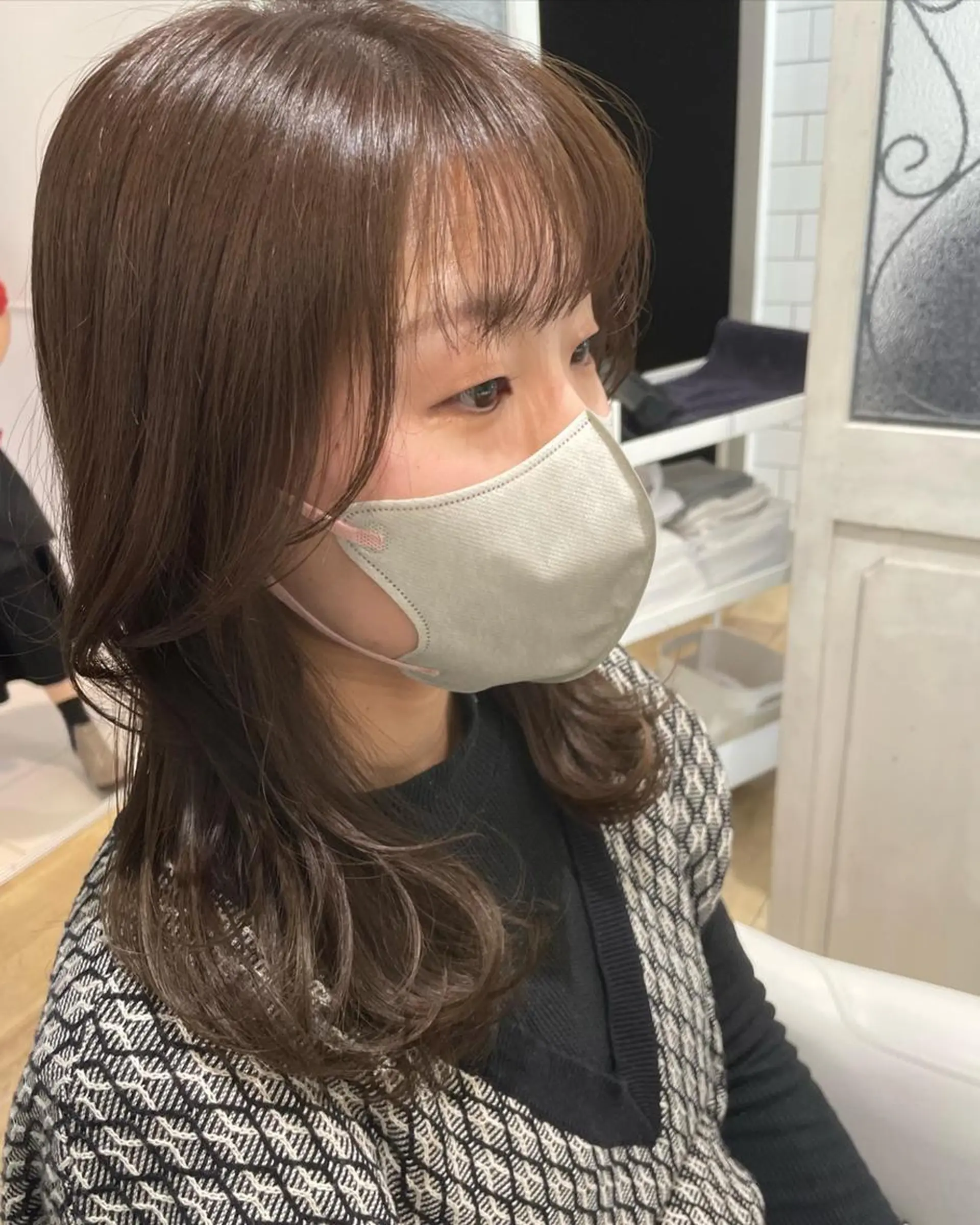 ミディアム カラー パーマ ヘアアレンジ メンズ キッズ ネイル マツエク・マツパ 透明感カラー 🫧垢抜けヘア🫧 SHIORIのヘアスタイル