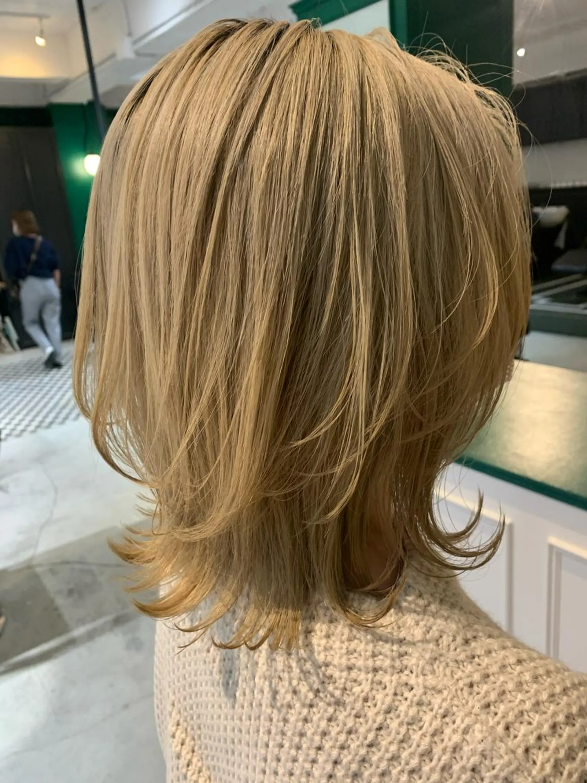 ミディアム カラー ベージュカラー レイヤーカット ウルフカット ウルフレイヤー ヘアカラー トリートメント "小顔カット" Fuko.のヘアスタイル