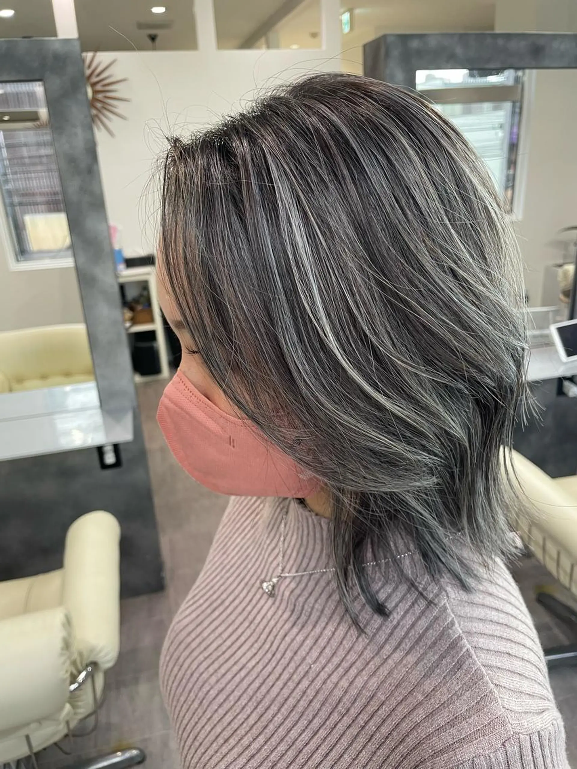 セミロング カラー Merlyosaka 早川未来のヘアスタイル