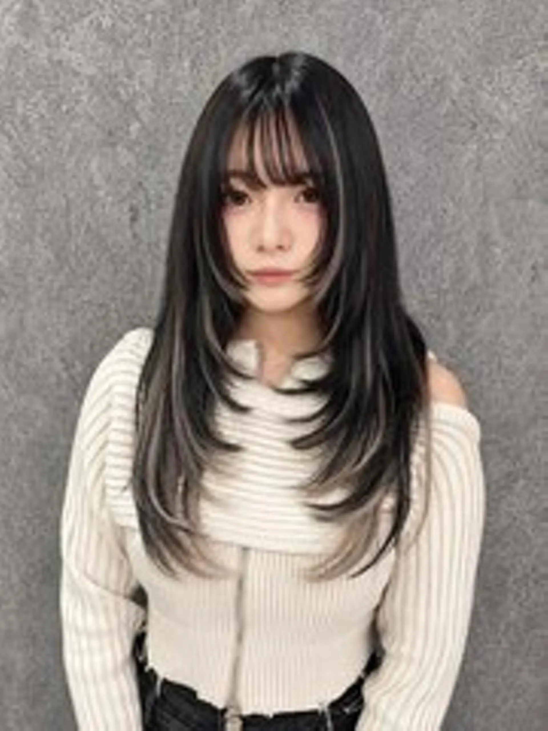 カラー ロング シールエクステ バレイヤージュ ベージュカラー ブリーチ ケアブリーチ MORI MARIKAのヘアスタイル