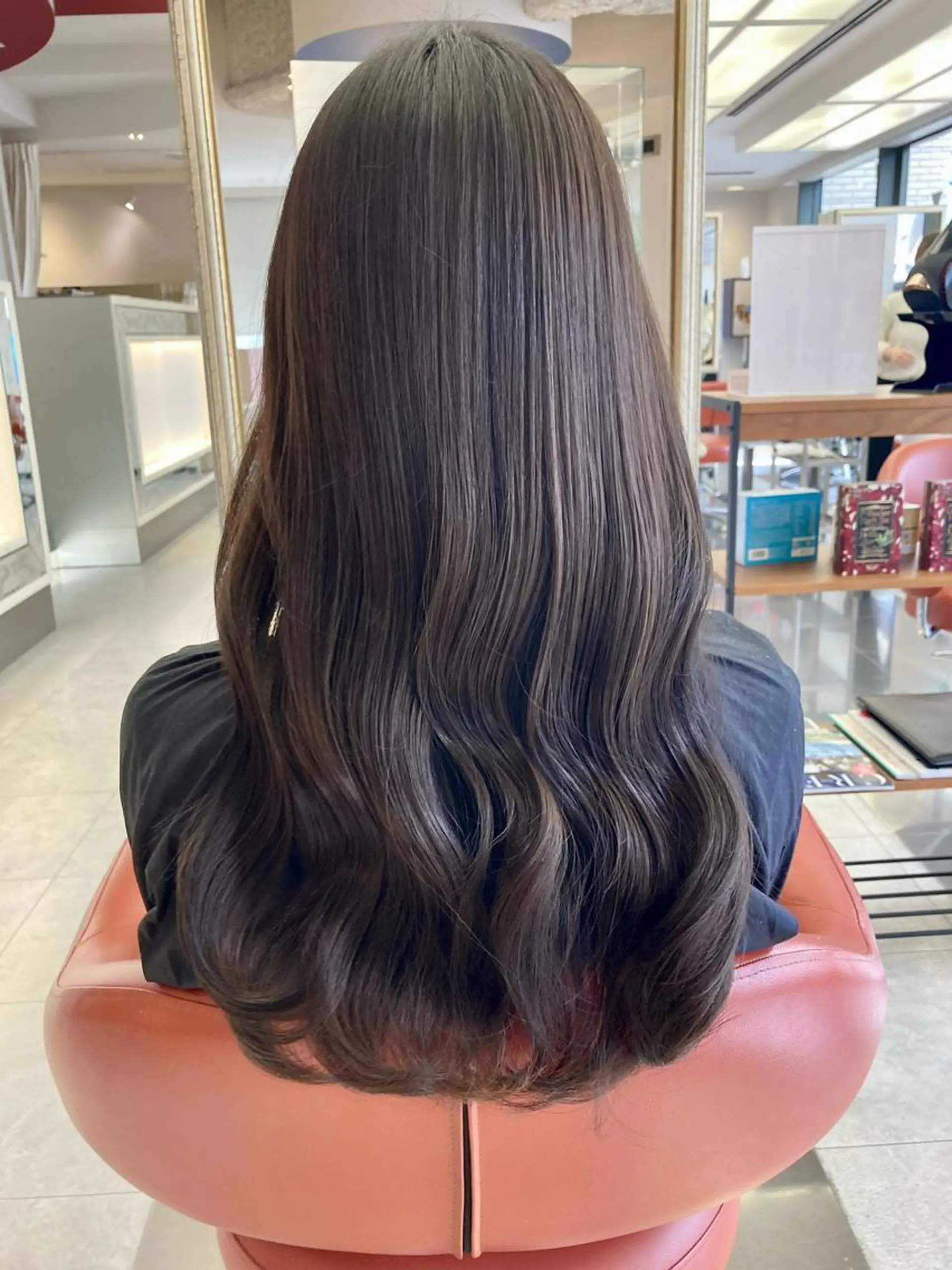 ロング カラー ダークグレー ダークグレージュ グレージュ ヘアカラー トリートメント izumi 【カラー/髪質改善】のヘアスタイル