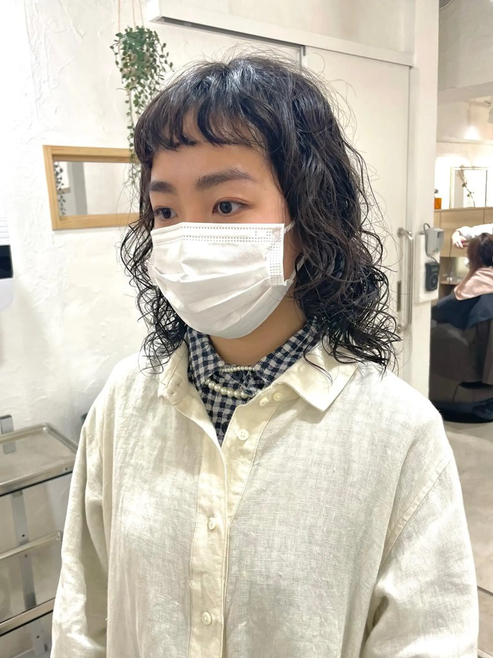 ミディアム パーマ 切りっぱなしボブ ミディアムパーマ ボブ ハイライト ウルフカット カット パーマ トリートメント 銀座No.1髪質改善 縮毛矯正/本木のヘアスタイル