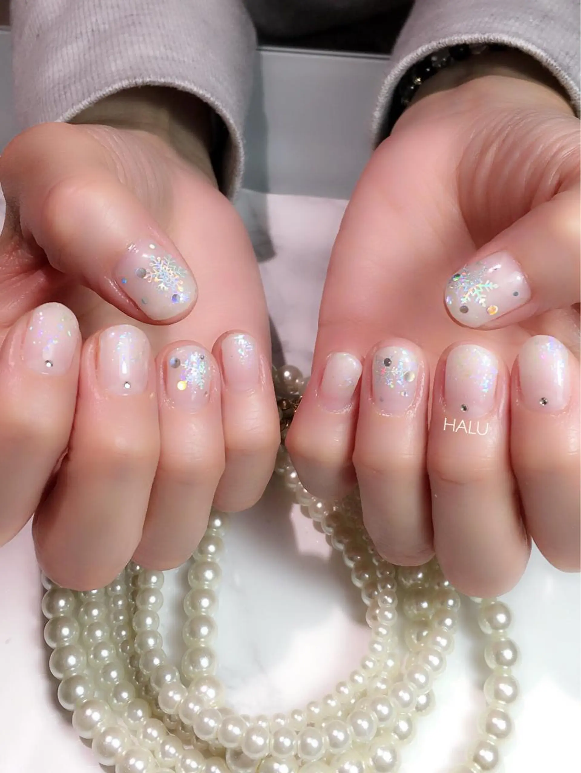 ネイル グラデーション オフィスネイル ホワイト HALU ハルのネイルデザイン
