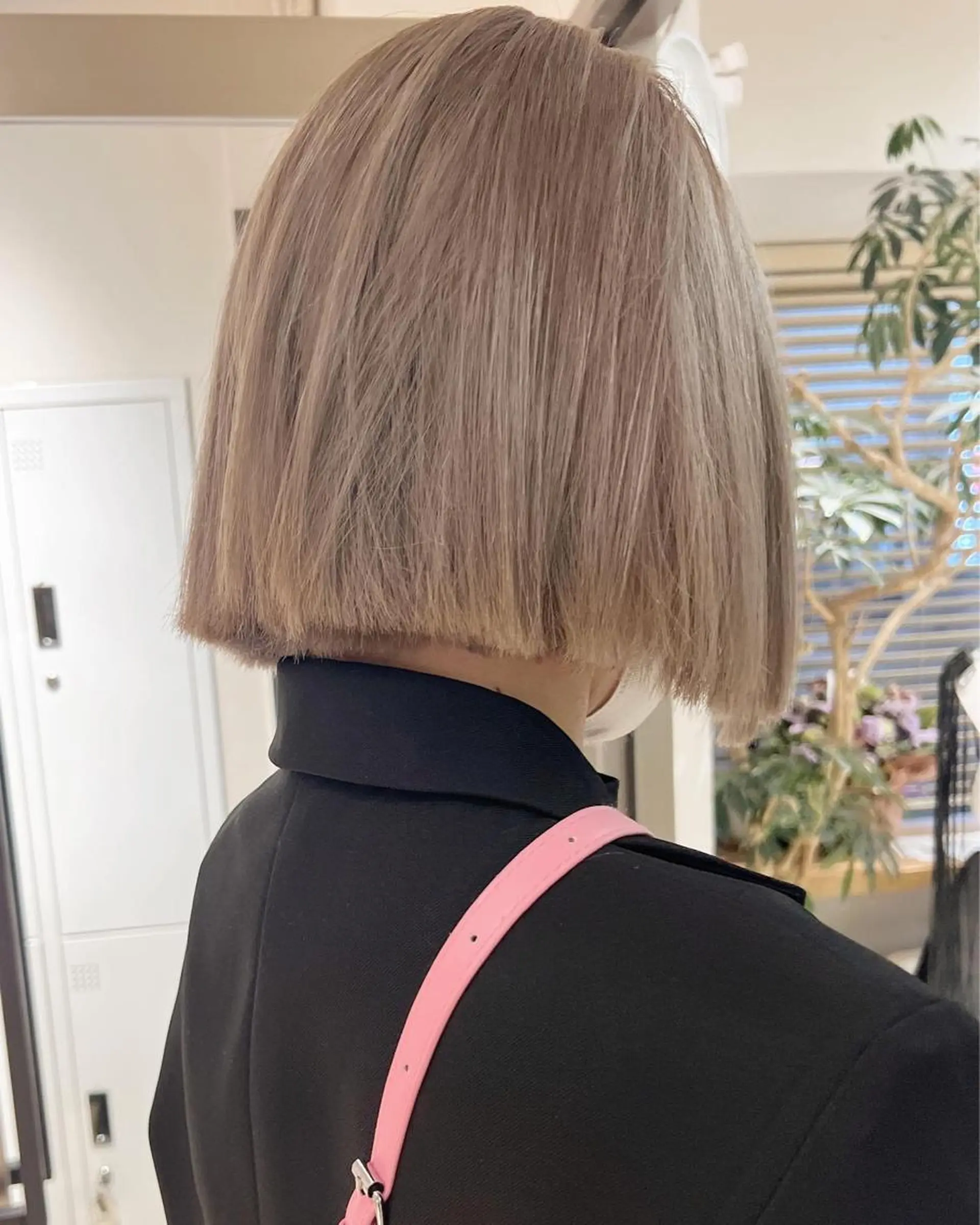 ショート カラー ヘアアレンジ ベージュカラー ブリーチ 透明感カラー ペールベージュ カット ヘアカラー トリートメント 🌿ショート🌿 パーマ🌿淳平のヘアスタイル