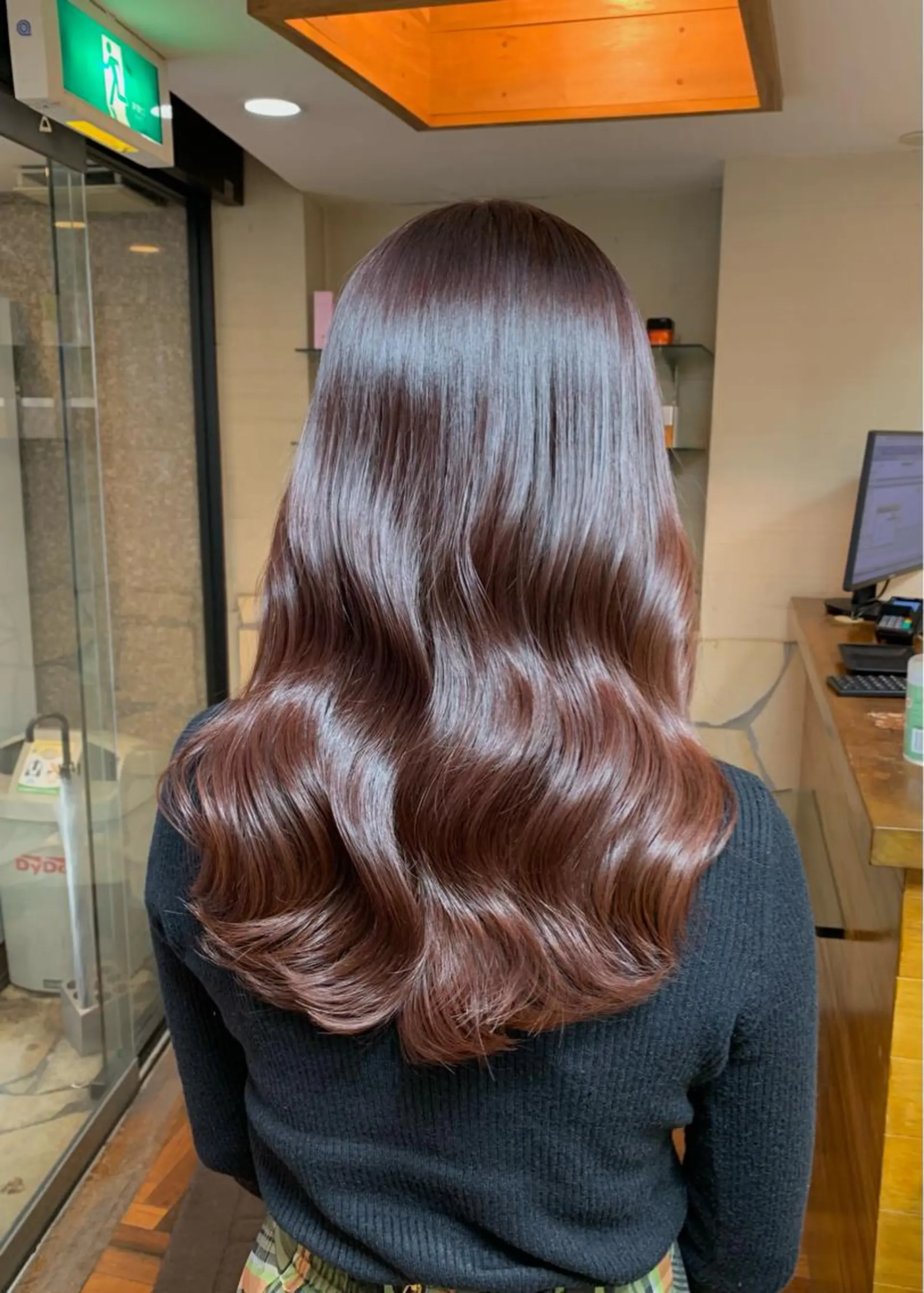 セミロング カラー ブリーチ ブラウンカラー ブリーチなしカラー ピンクカラー ピンクブラウン ヘアカラー トリートメント 矢野 晃平のヘアスタイル