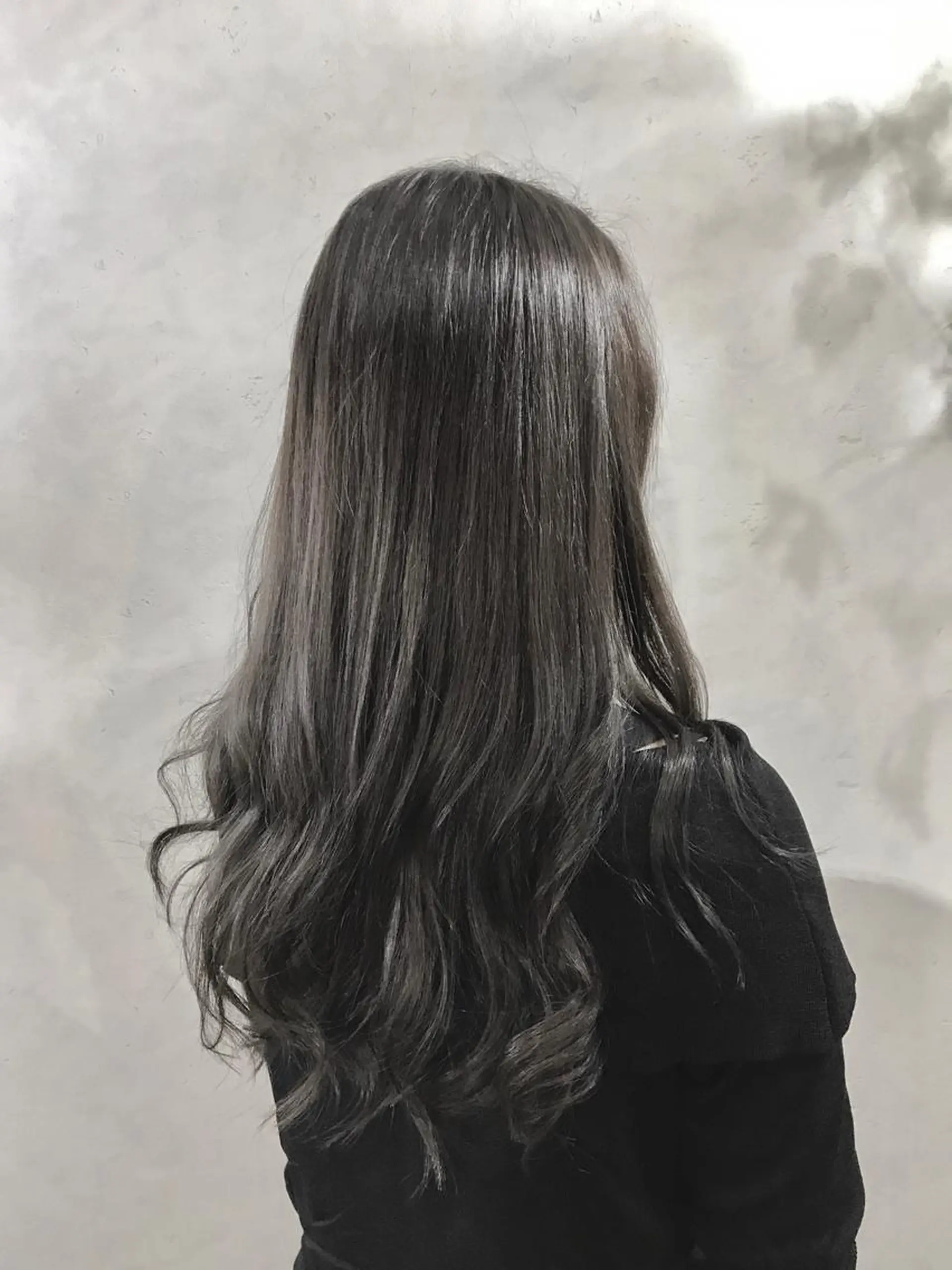 ロング カラー アッシュ アッシュグレー ブリーチ ヘアカラー トリートメント 💎髪質改善💎 デザイナーshinのヘアスタイル