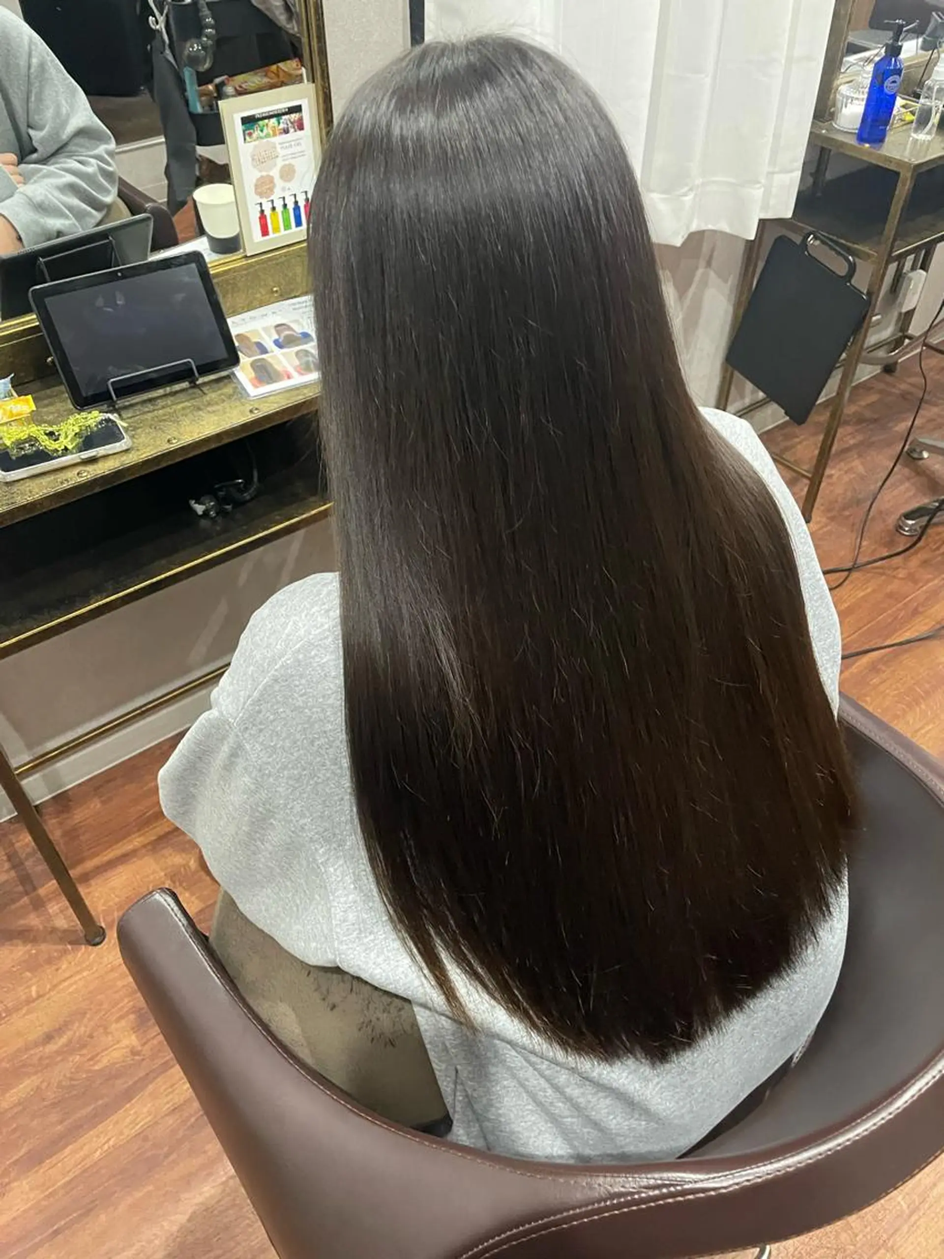 ロング カラー 井本翔太.髪質改善. ベージュ.グレージュのヘアスタイル