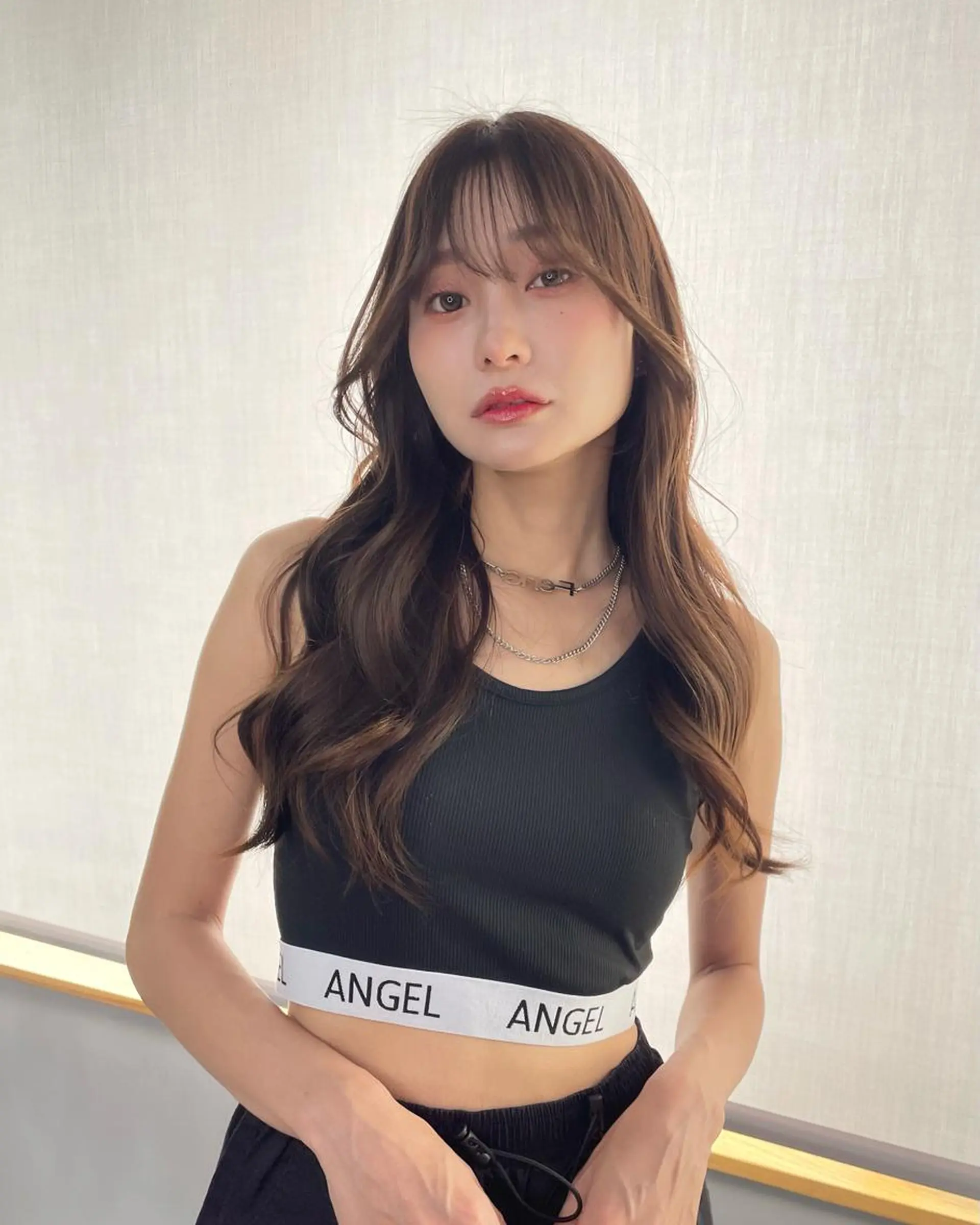 ミディアム カラー カット ヘアカラー トリートメント 西村あきや トレンド韓国ヘアのヘアスタイル