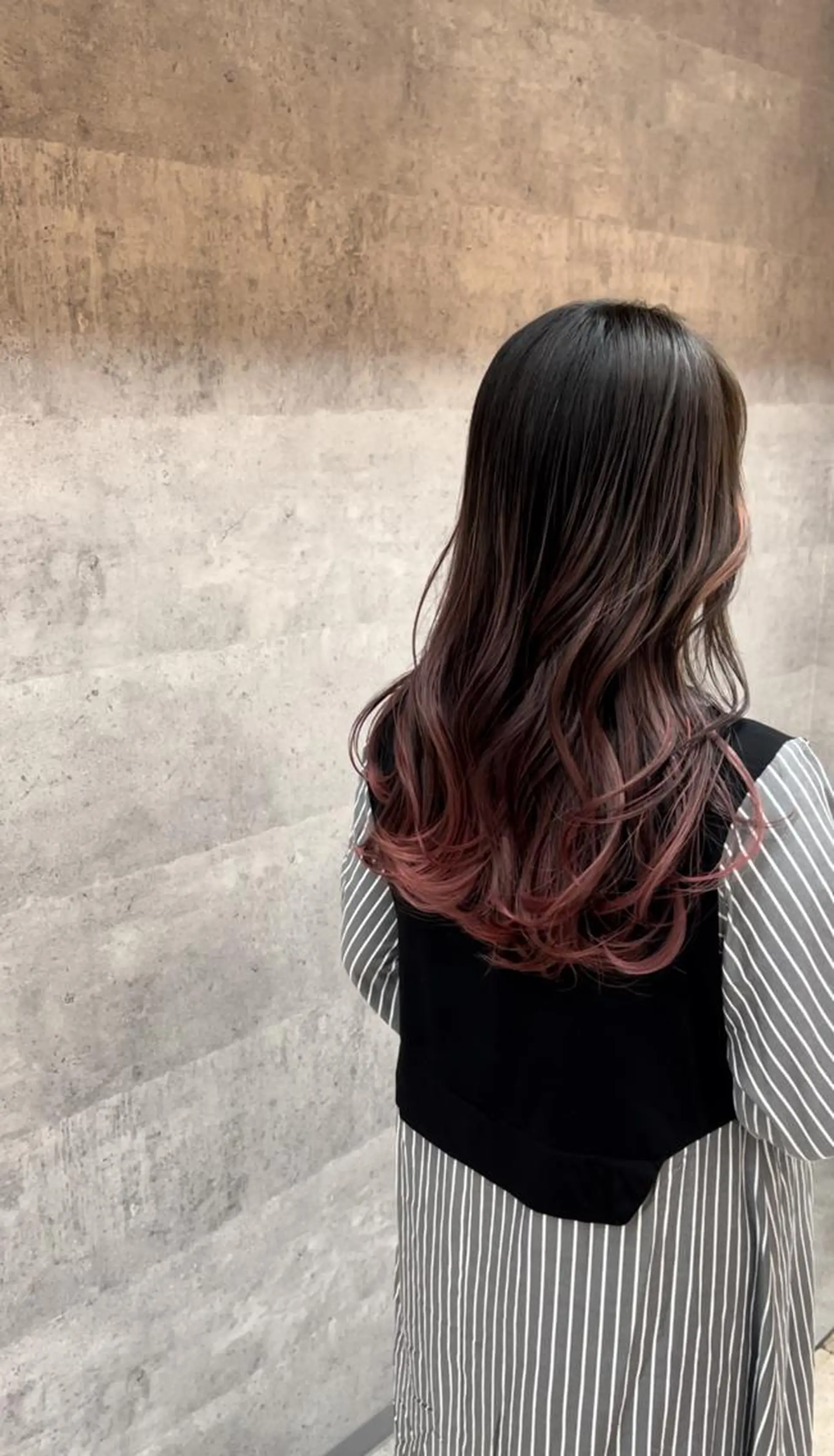 ミディアム カット ヘアカラー トリートメント アンダーバーホワイト 堺東店のヘアスタイル