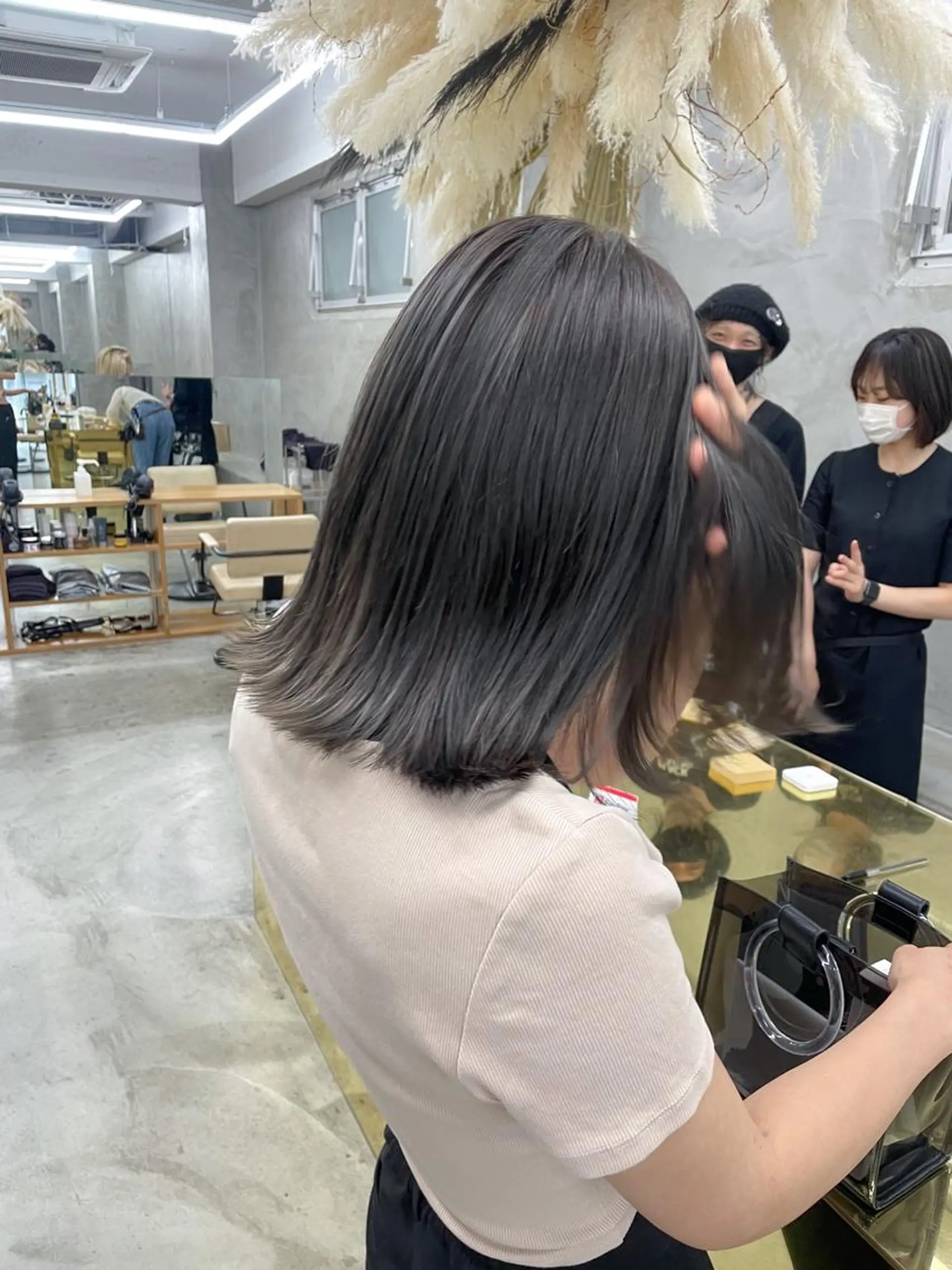 セミロング カラー 似合わせ｜レイヤー 🪩yurikaのヘアスタイル