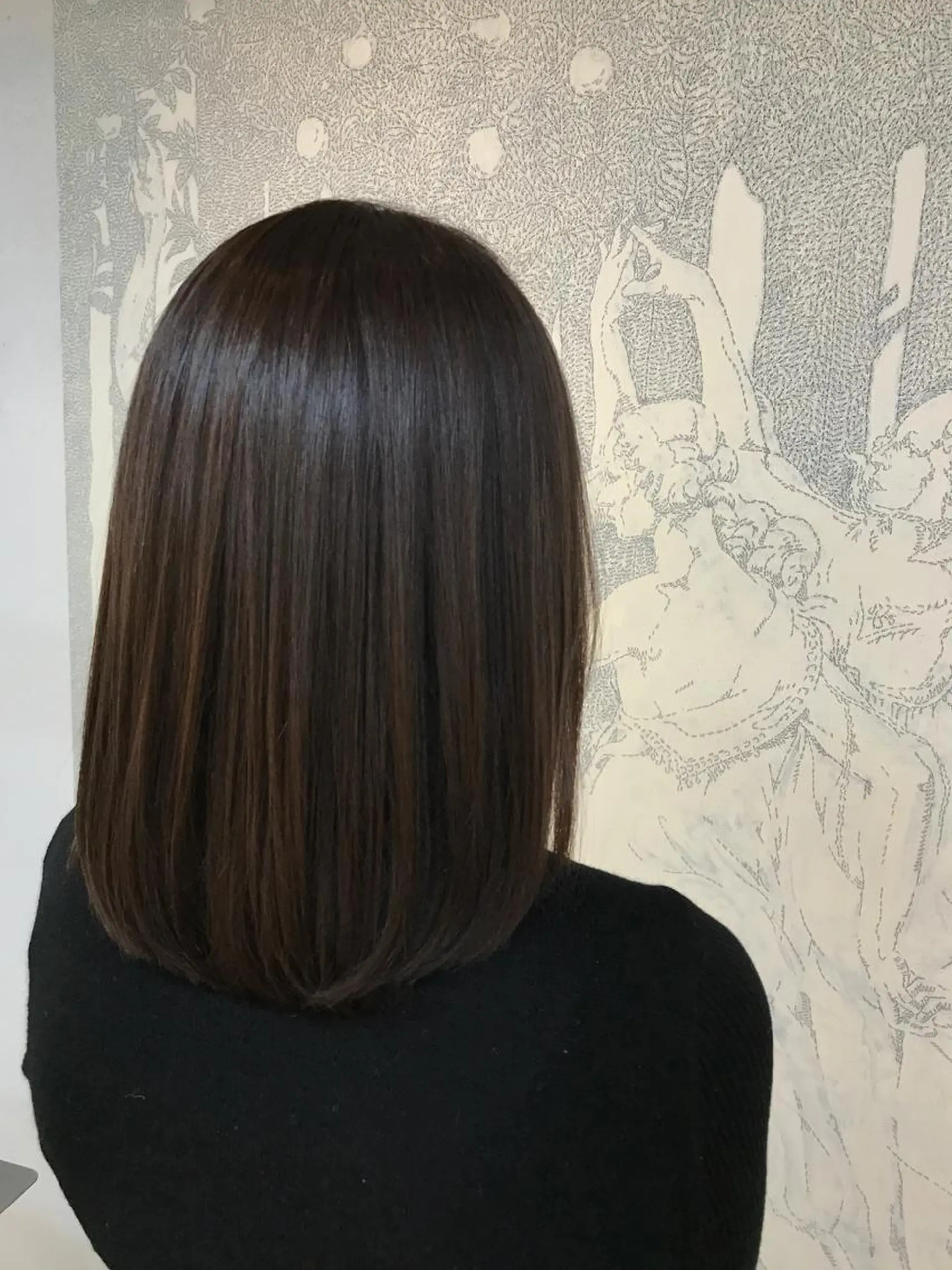 セミロング カラー アルファ シェリのヘアスタイル