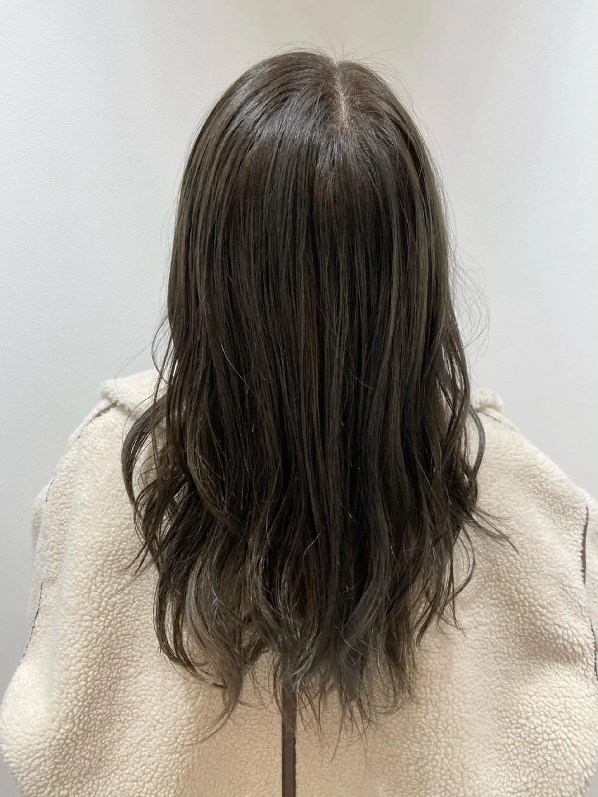 セミロング カラー ヘアカラー 🐺ウルフ/レイヤー 似合わせ‎🤍沙羅のヘアスタイル