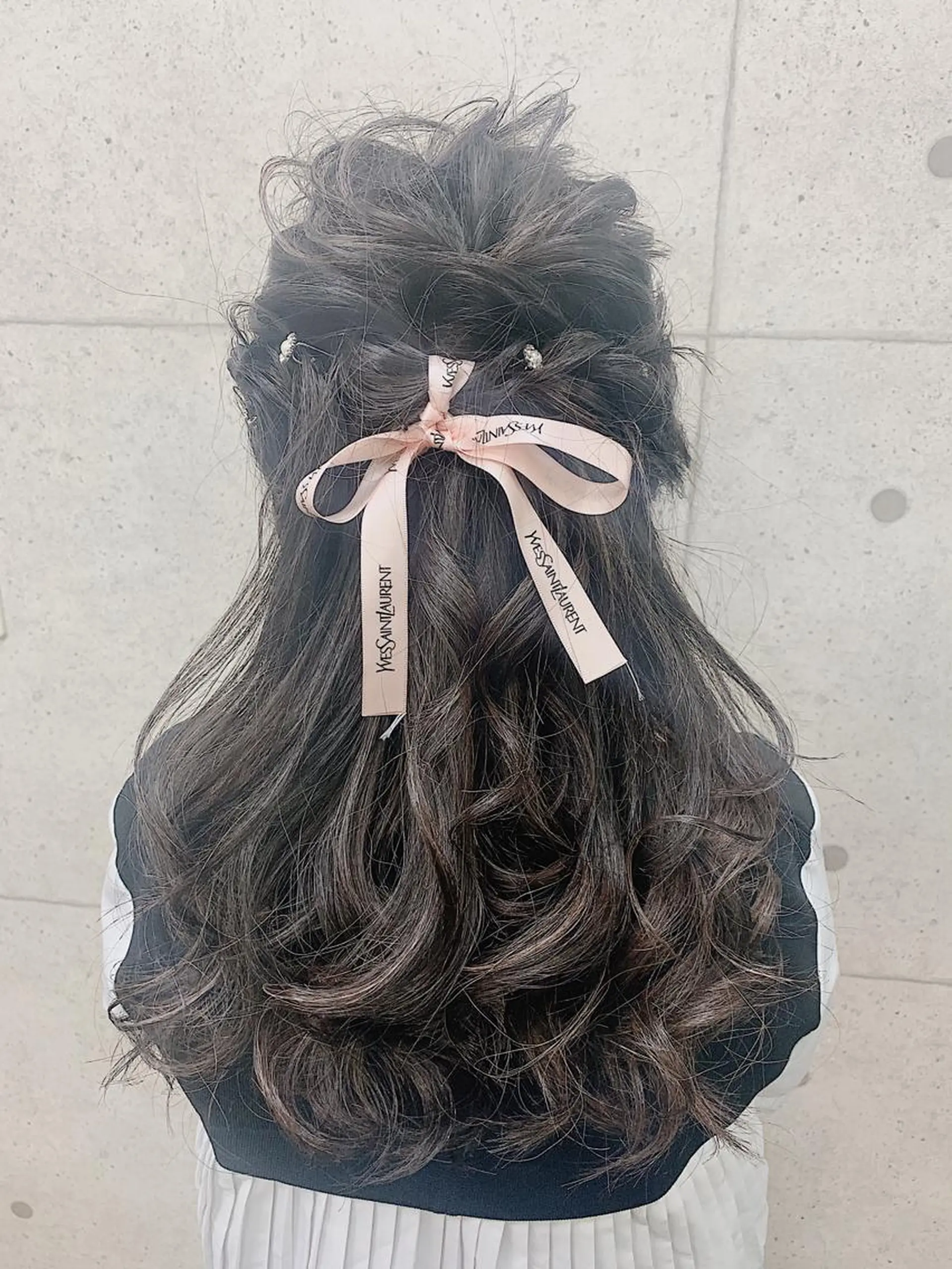 セミロング ヘアアレンジ 成人式 ハーフアップ 卒業式のヘアスタイル 京都最安価エクステ muuka🦋のヘアスタイル