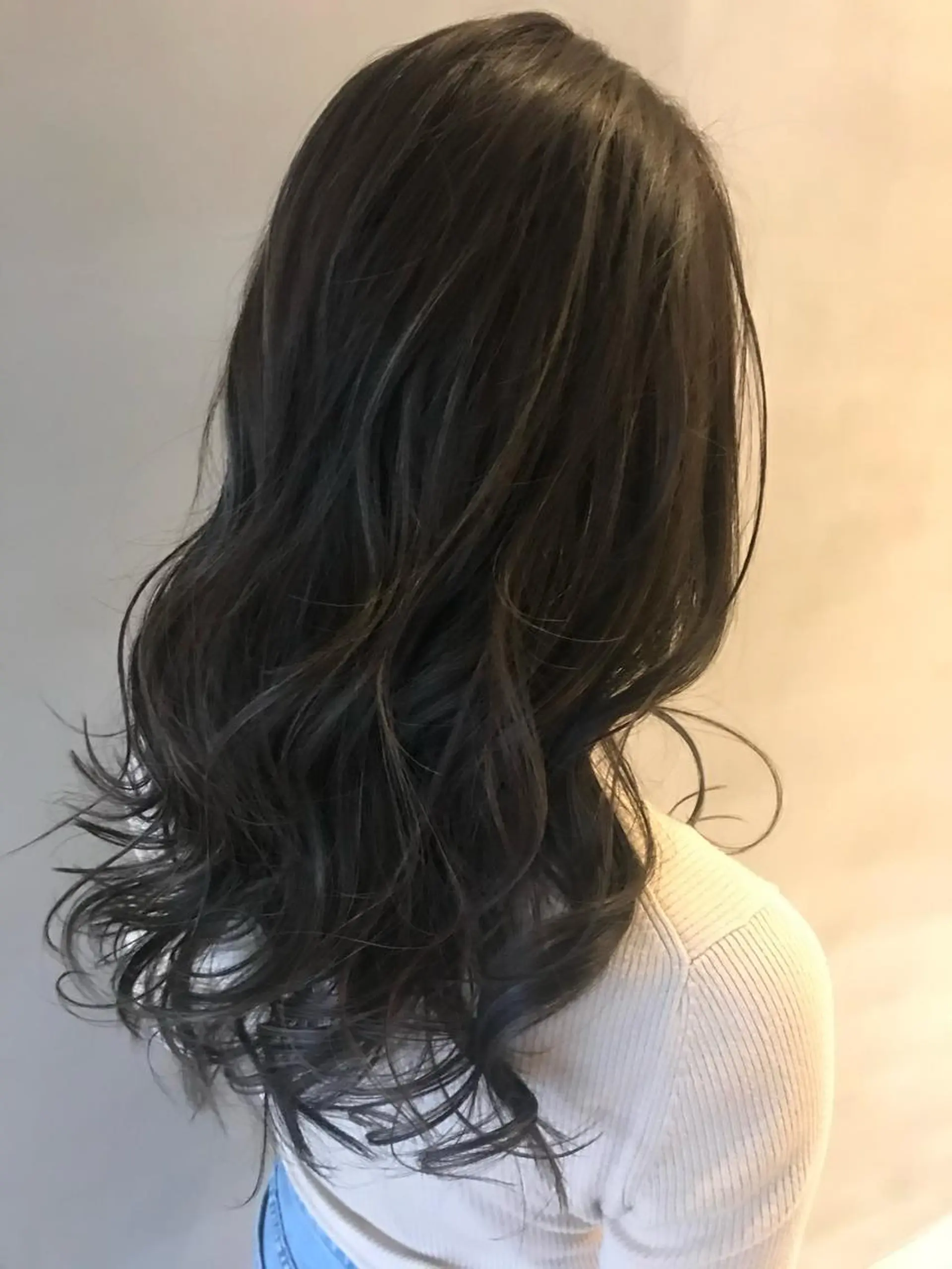 ロング カラー ヘアアレンジ ネイル マツエク・マツパ アッシュ バレイヤージュ ベージュカラー 透明感カラー ダブルカラー 夜23時まで予約🉑 reverieあきらのヘアスタイル