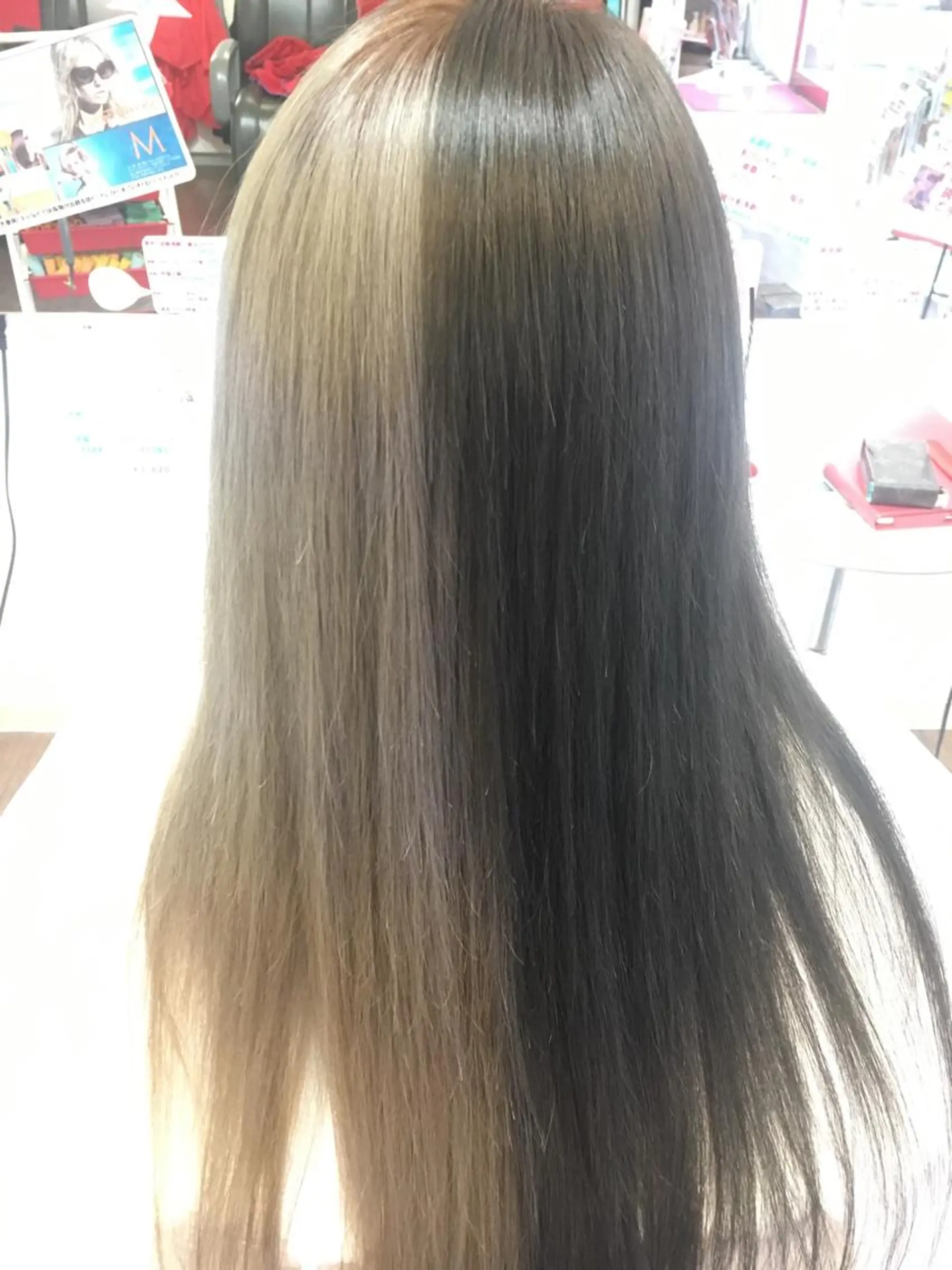 ロング カラー アッシュ ダークアッシュ ダブルカラー イルミナカラー ツートーンカラー GLAD 萩原のヘアスタイル