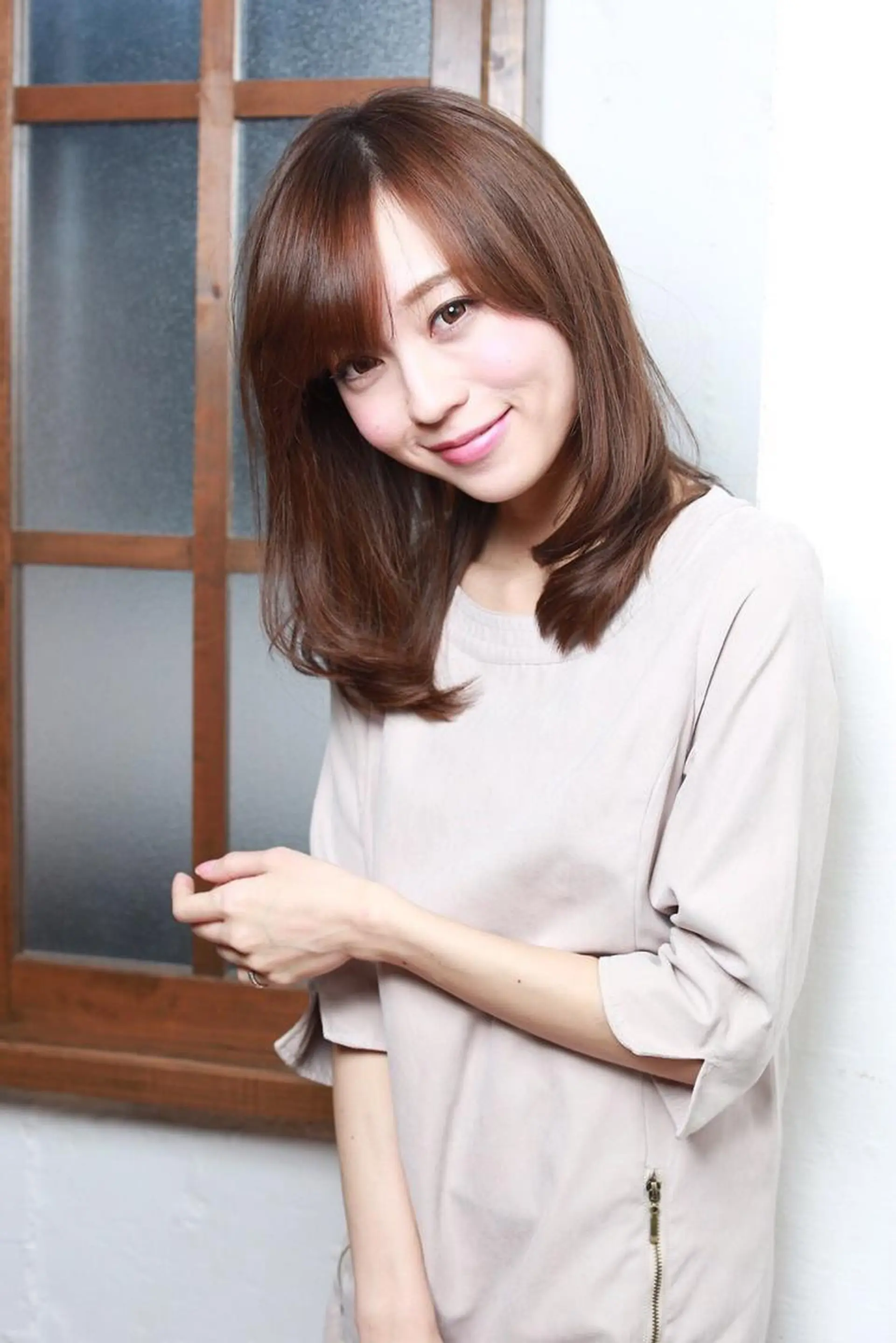 セミロング カット トリートメント 岡本 尚晃のヘアスタイル