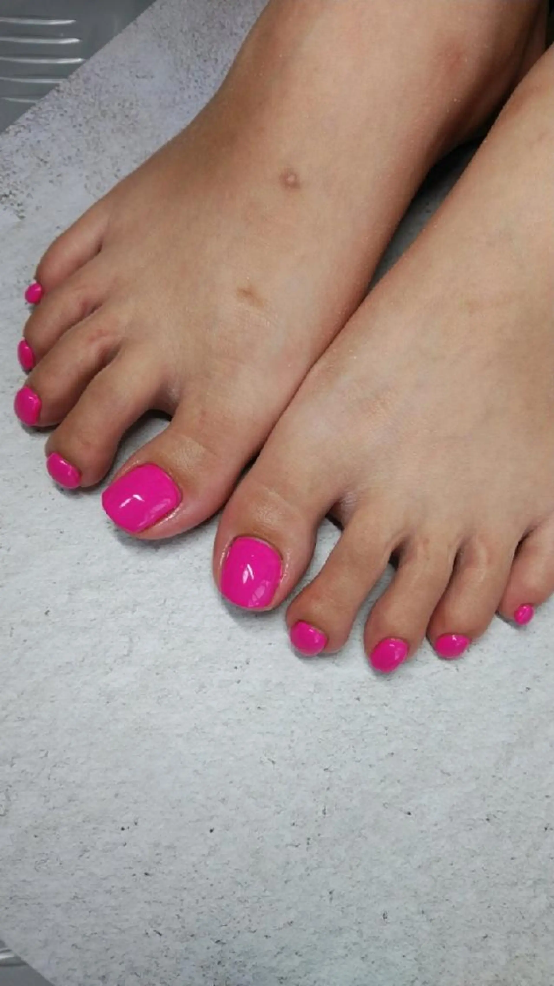 ネイル フットネイル ワンカラーネイル ピンク Nail salon Yuliyのネイルデザイン