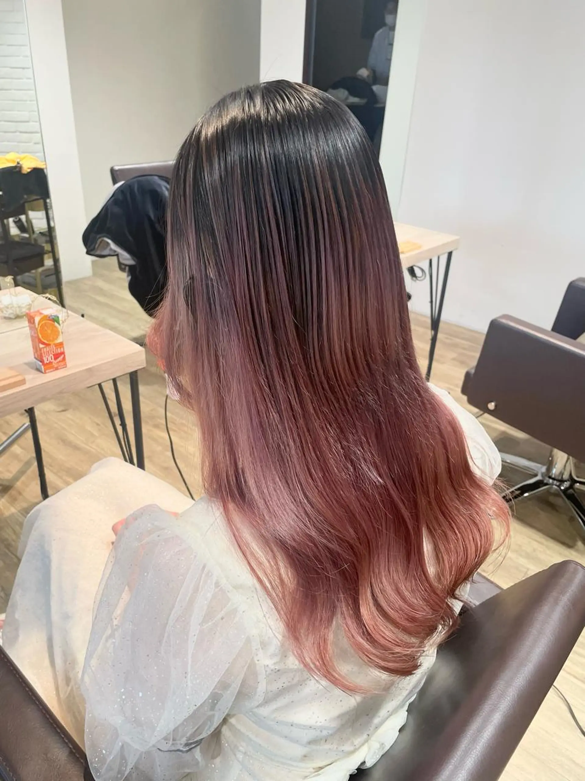 ロング 前田 菜奈子のヘアスタイル