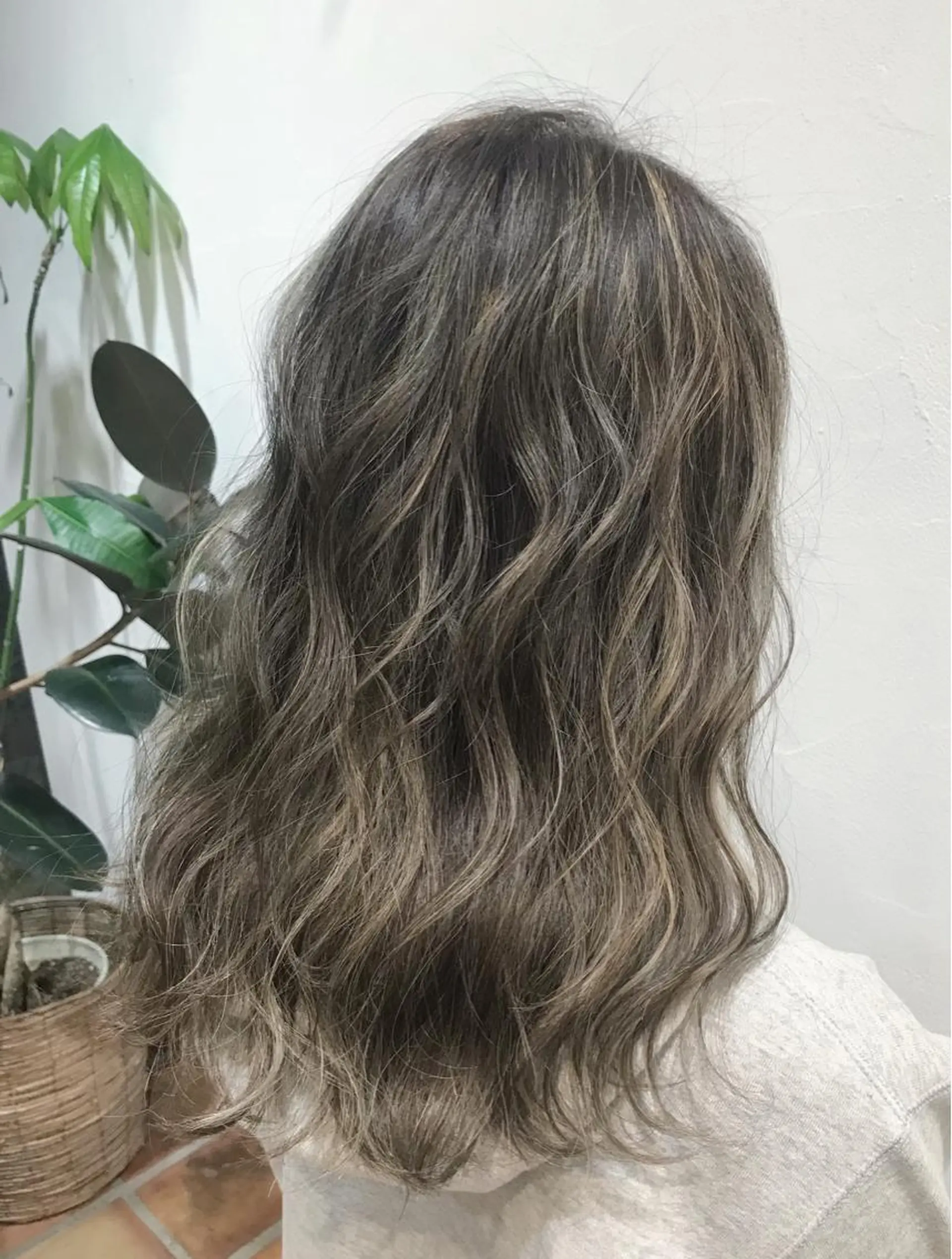 ミディアム カラー ハイライトカラー ハイライト メンズカット特化柏駅 徒歩3分LOUのヘアスタイル