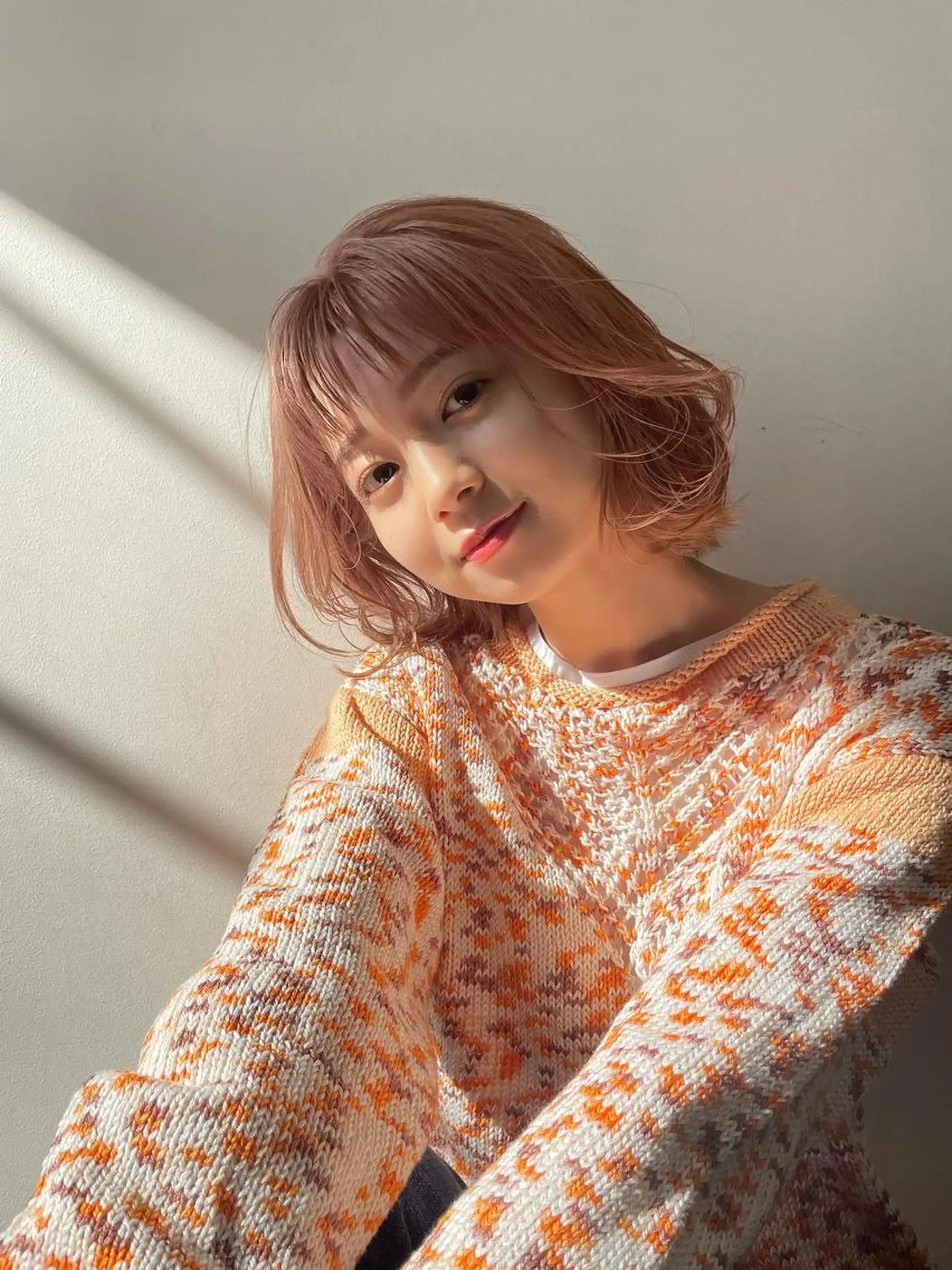 ショート ショートボブ アッシュ オレンジブラウン ボブ ハイライト 齋藤 尋真のヘアスタイル