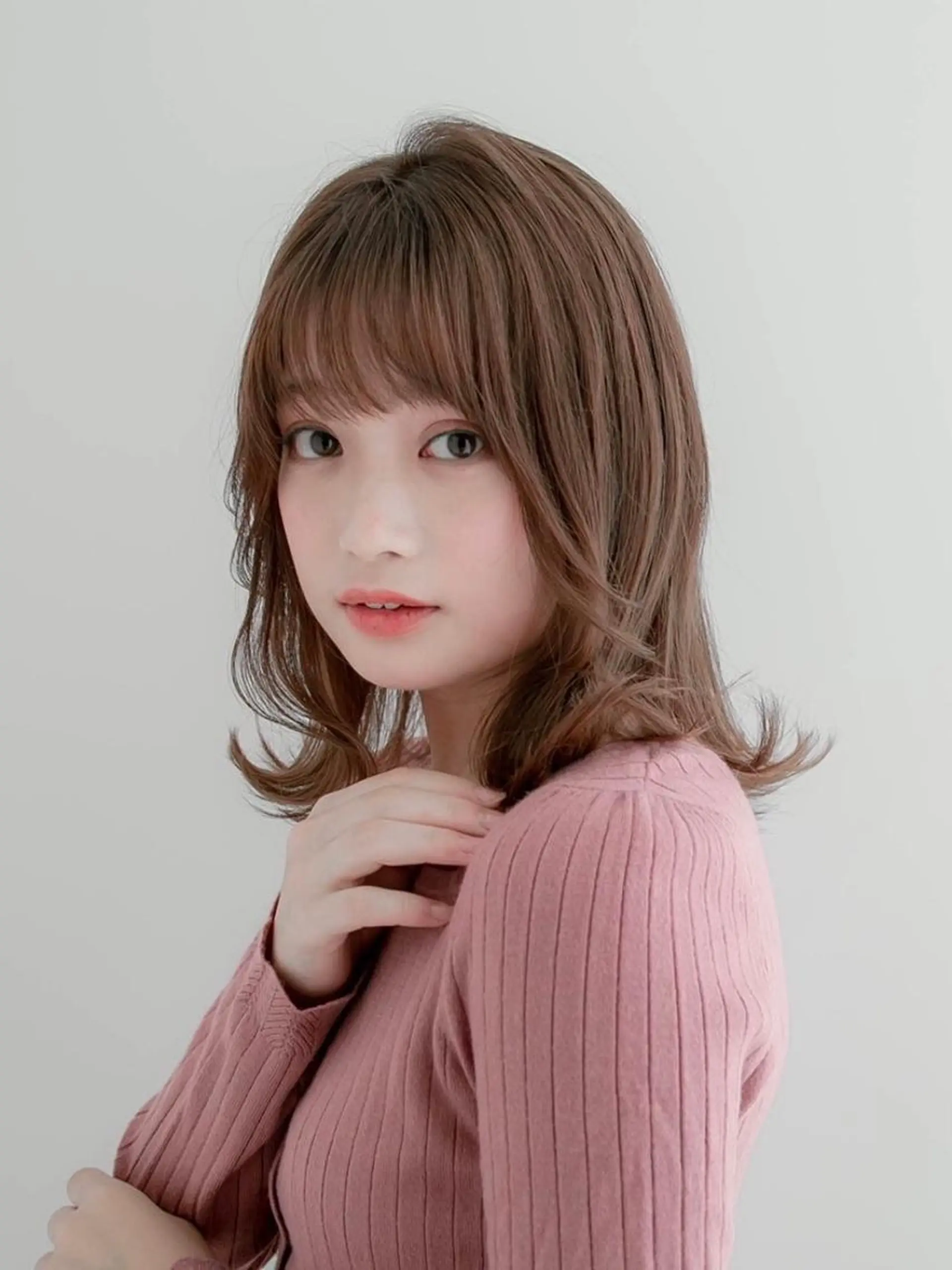 ミディアム トリートメント 山本翔一郎 韓国顔周りレイヤーのヘアスタイル