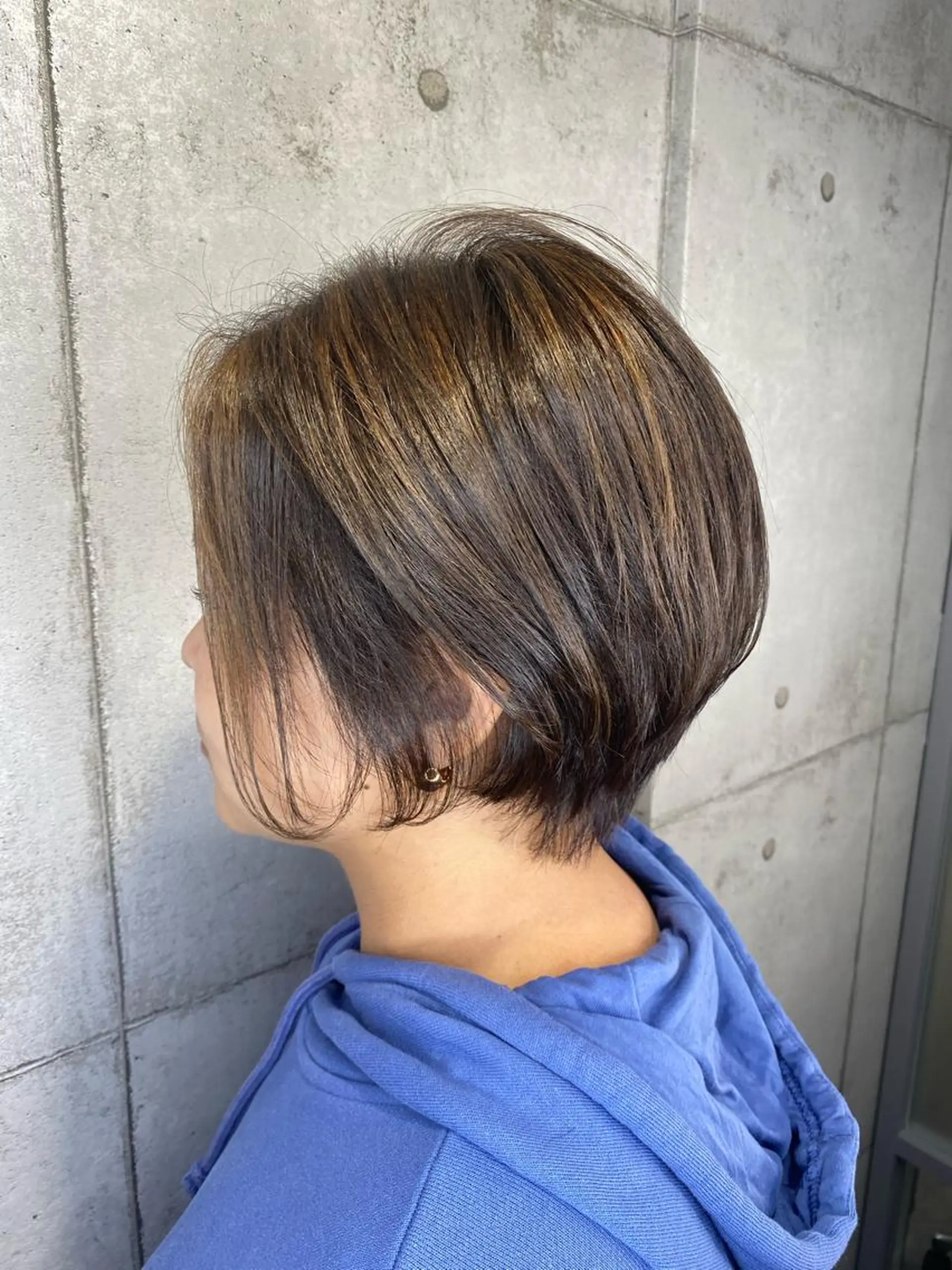 カラー newi WASHIOのヘアスタイル