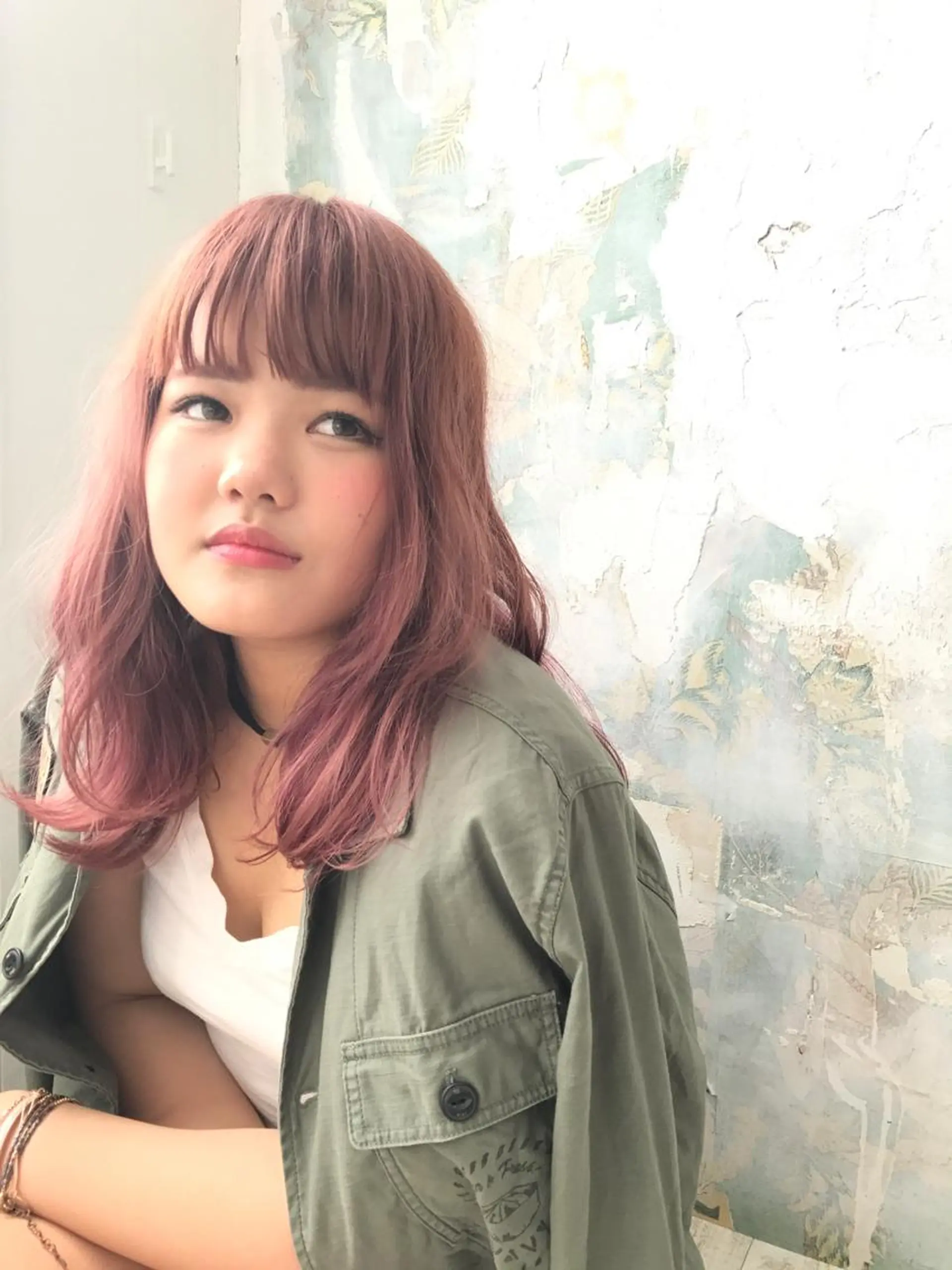 ロング カラー ブリーチ ピンクカラー 小倉 聖也のヘアスタイル