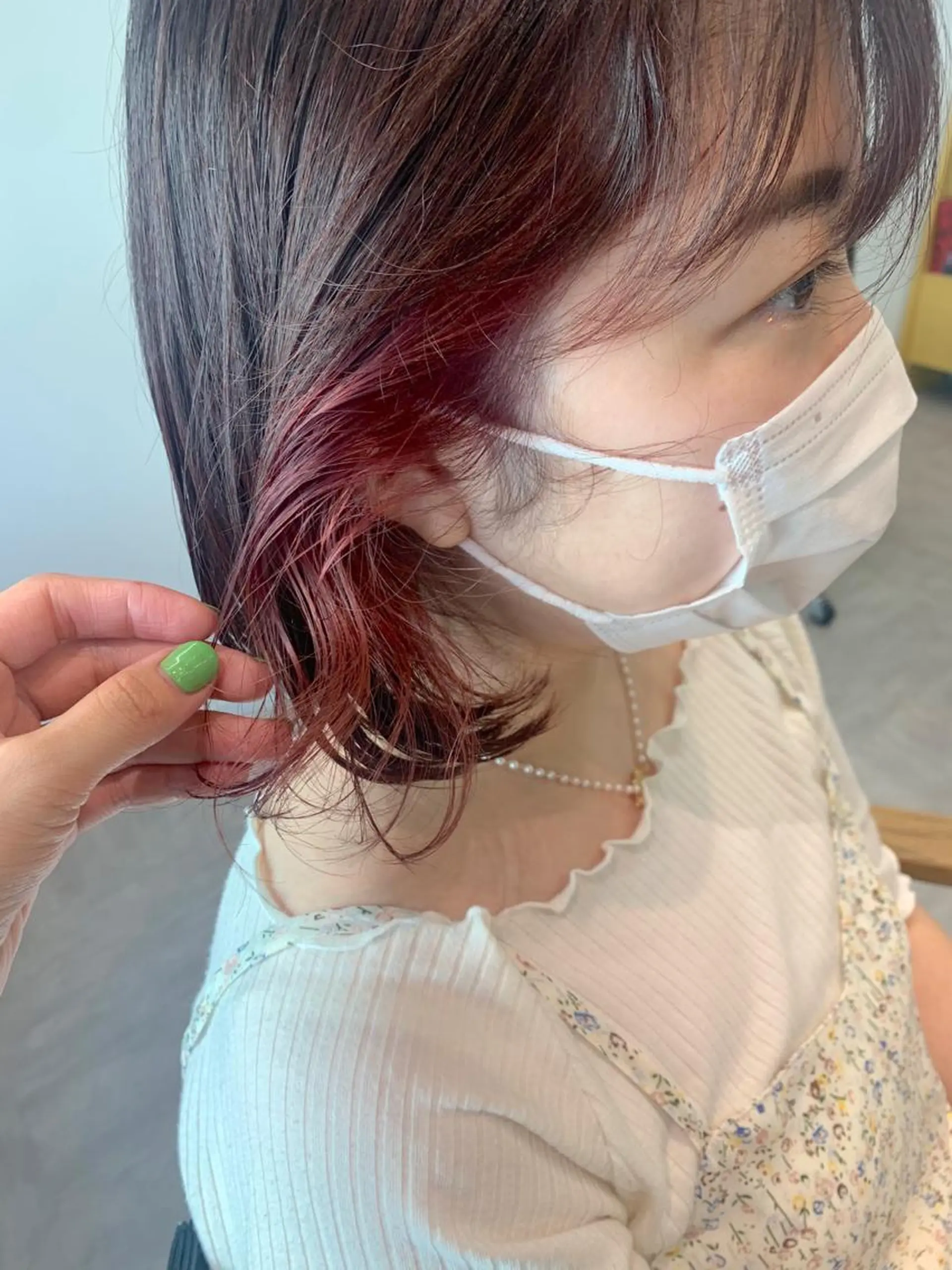 ショート カラー ヘアアレンジ 切りっぱなしボブ イヤリングカラー インナーカラー ピンクカラー ツートーンカラー サナ🌱 切りっぱなしボブのヘアスタイル