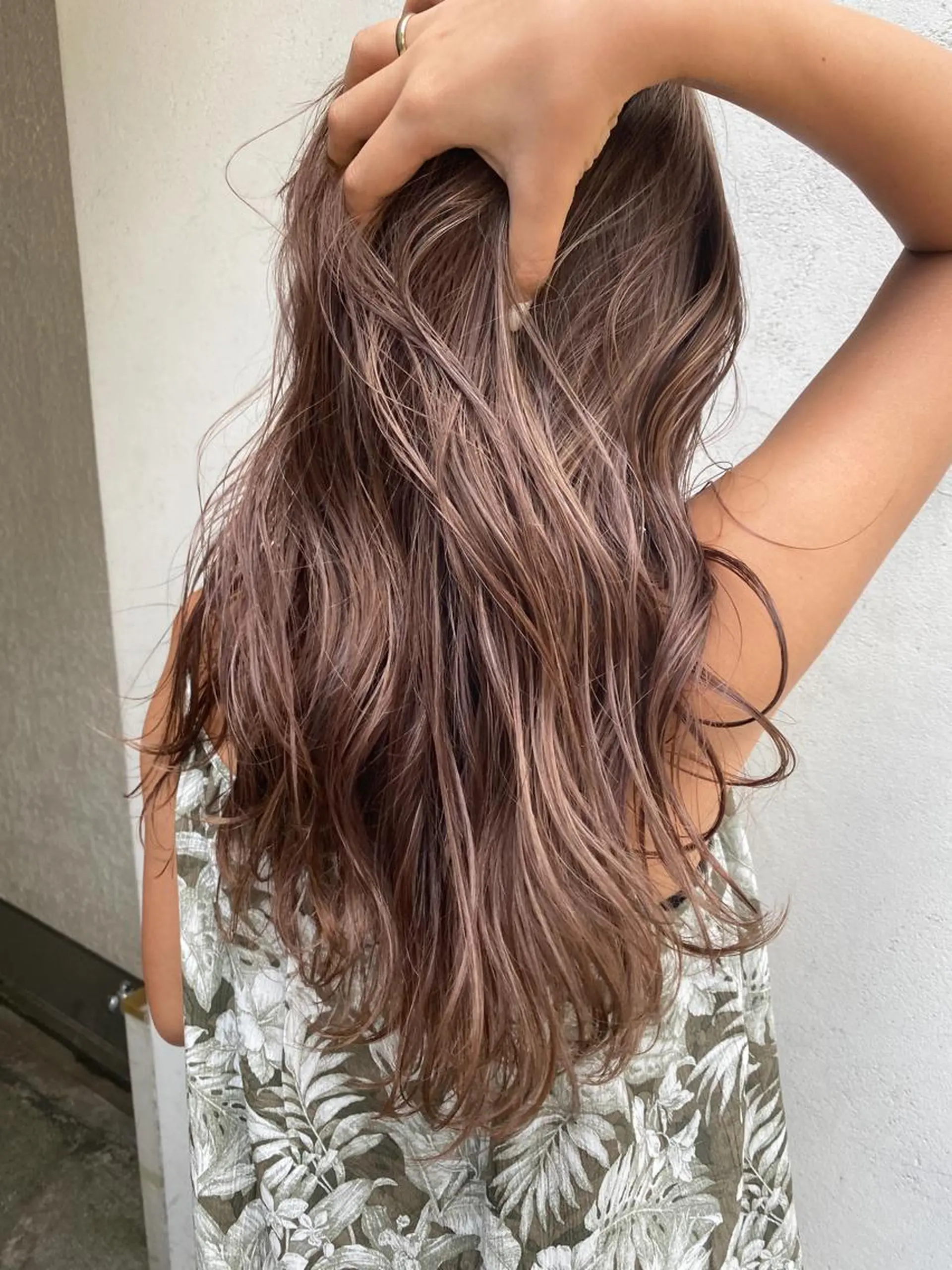 セミロング くびれヘア 顔周りカット 小顔カット トリートメント 【1日2名様限定】 AFLOAT白川雄副のヘアスタイル