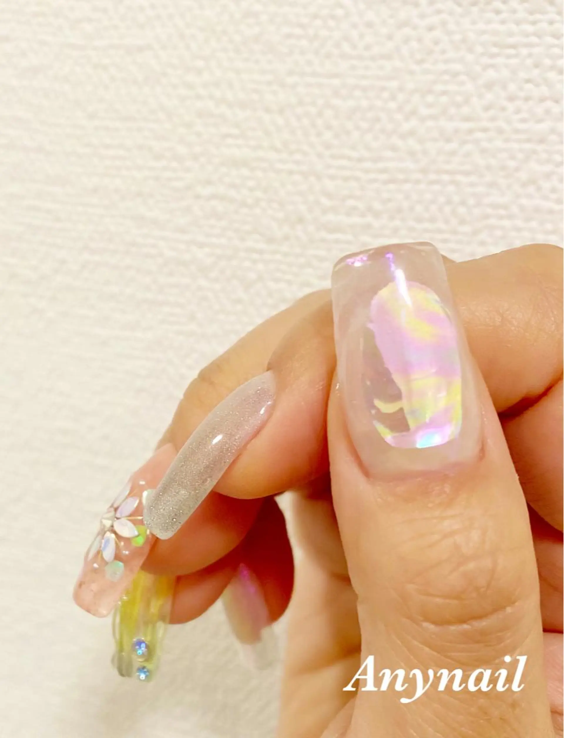 ネイル オーロラネイル ブルー クリアネイル グラデーション ホログラムネイル ハンドネイル 岩澤 恵子のネイルデザイン