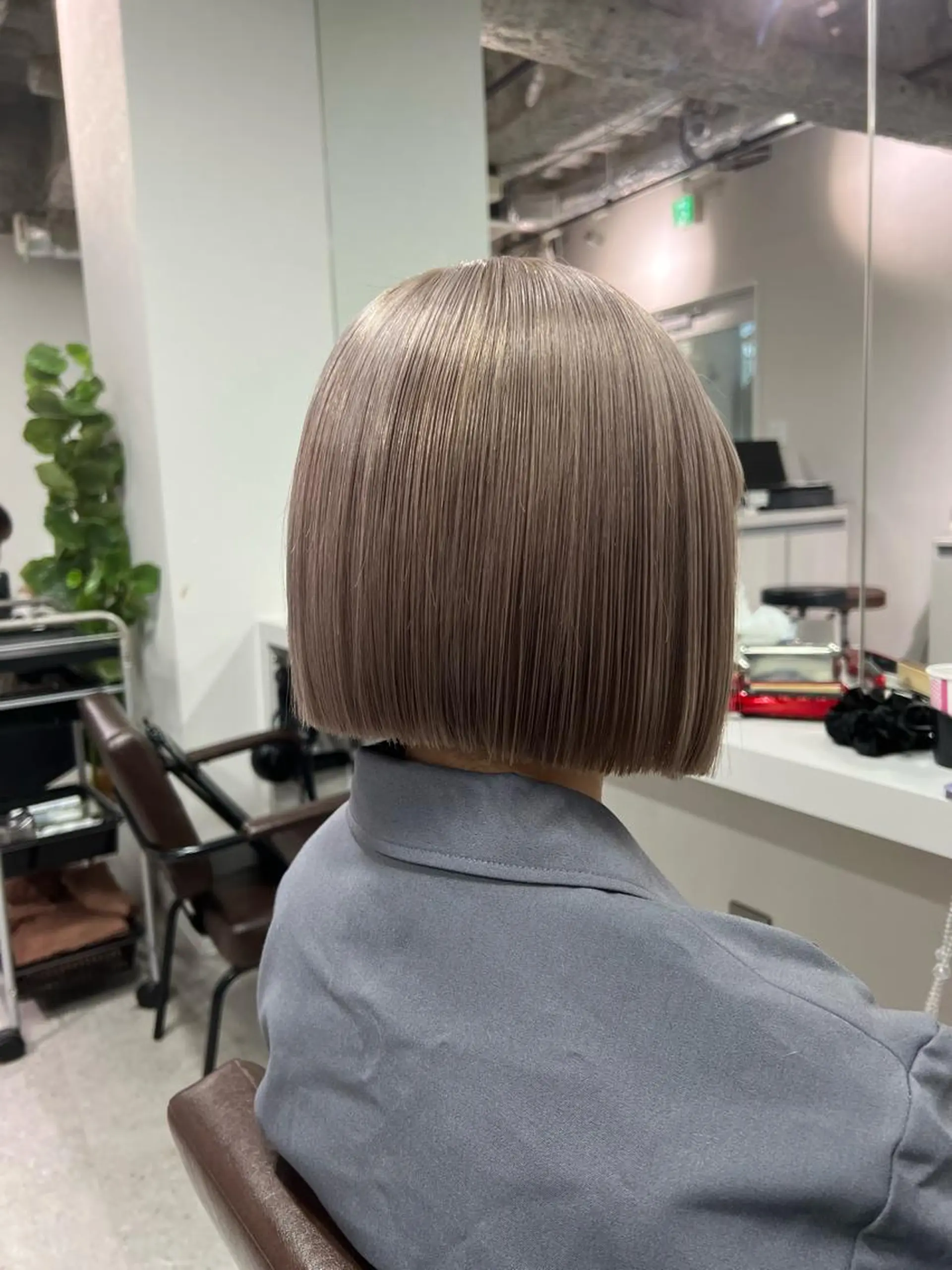 ショート カラー ヘアカラー トリートメント ハイトーン&髪質改善 ＆韓国エクステ🤎のヘアスタイル