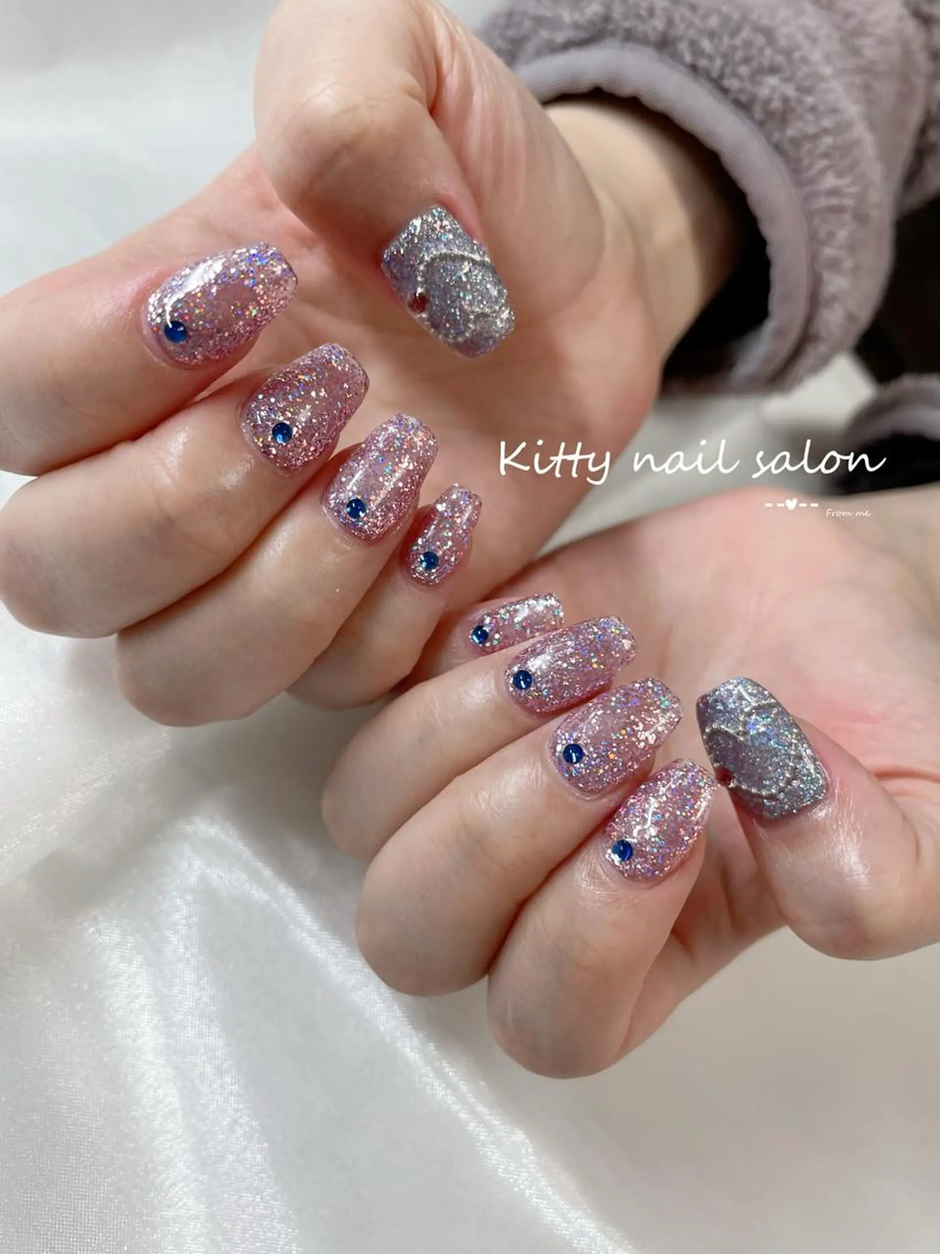 ネイル ストーンネイル kitty nail salonのネイルデザイン