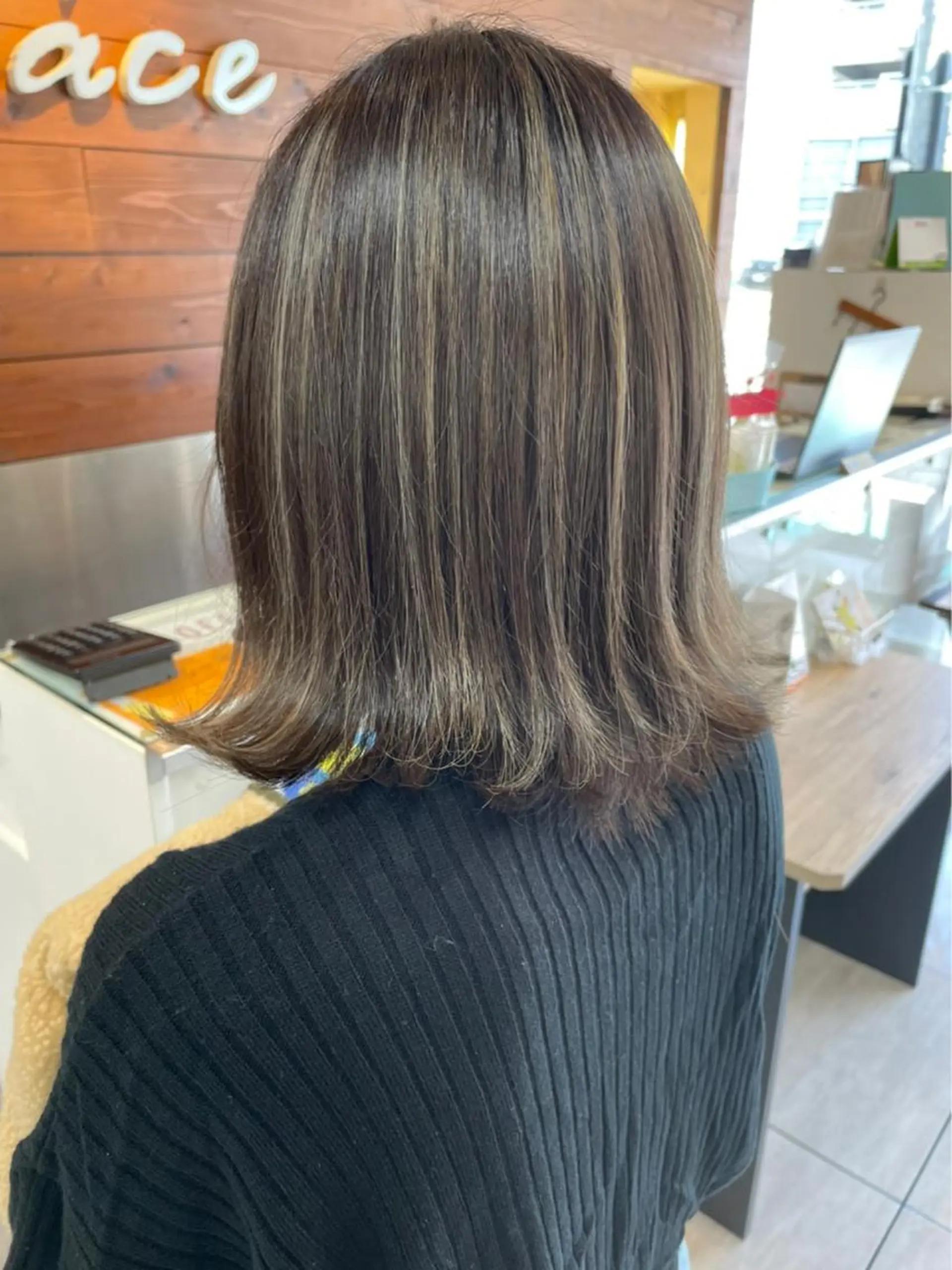 ミディアム カラー ヘアアレンジ ヘアカラー 川上 麻梨阿のヘアスタイル