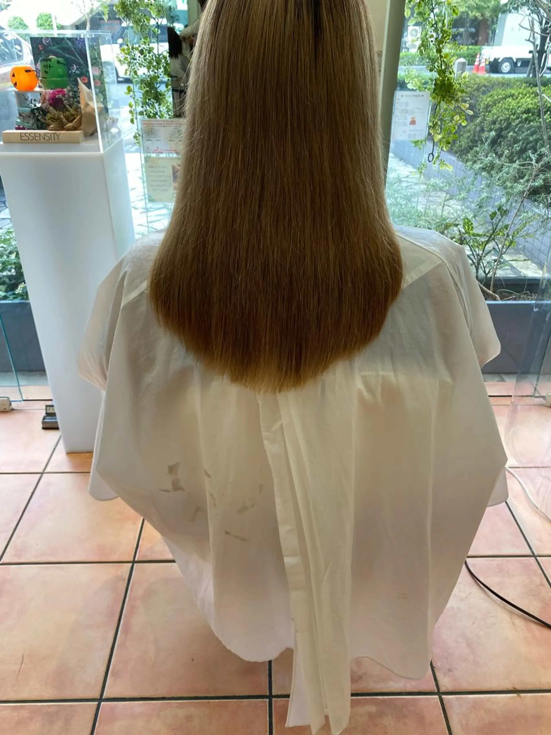 セミロング カット 縮毛矯正 カラー特化 横川　翔希のヘアスタイル