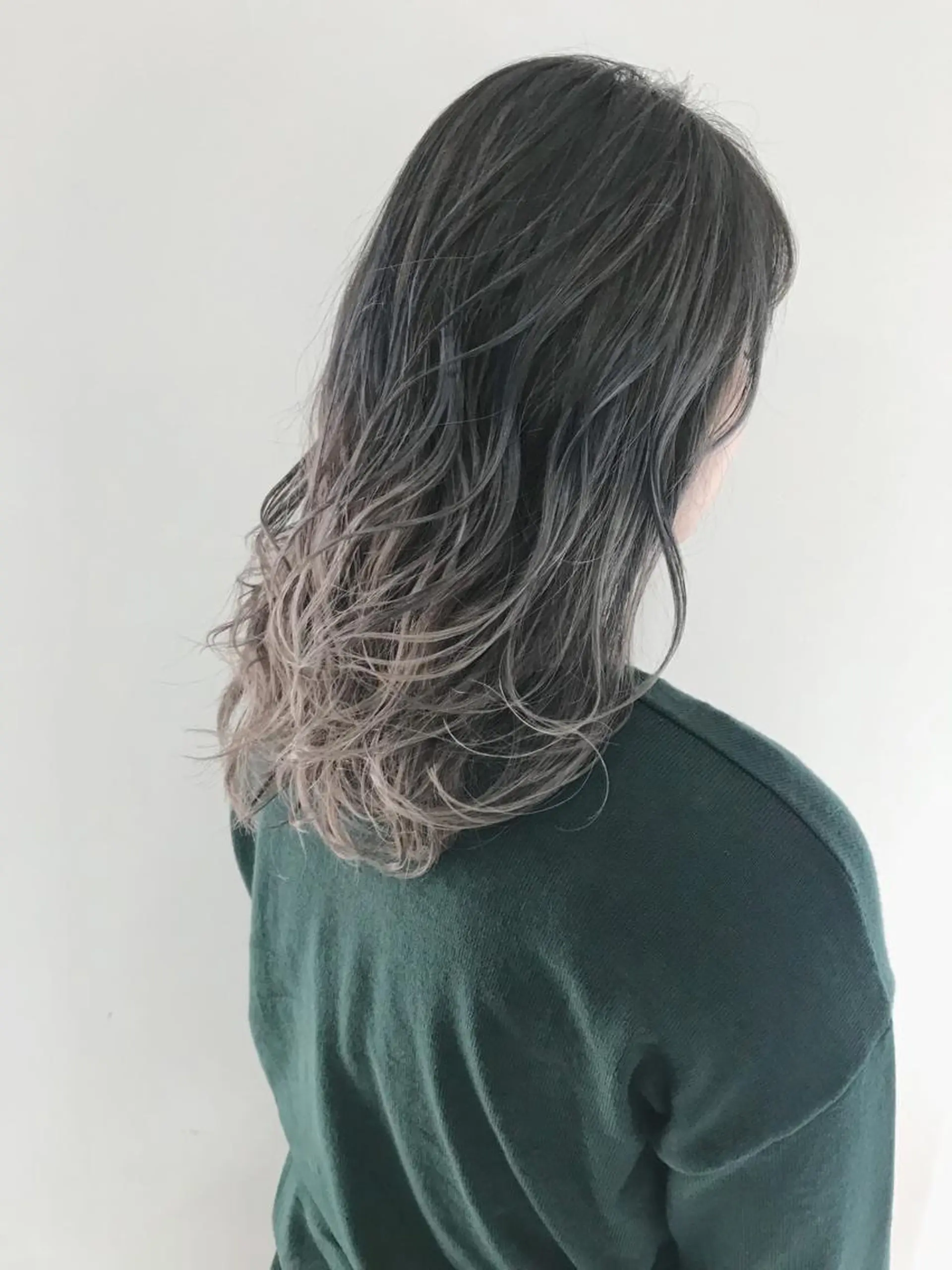 セミロング カラー 新井 広之のヘアスタイル