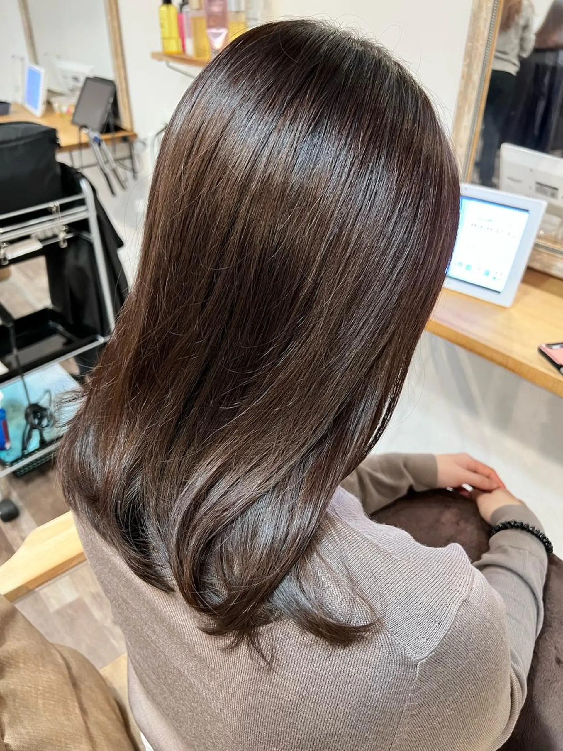 ミディアム カット ヘアカラー トリートメント 安井 貞好のヘアスタイル