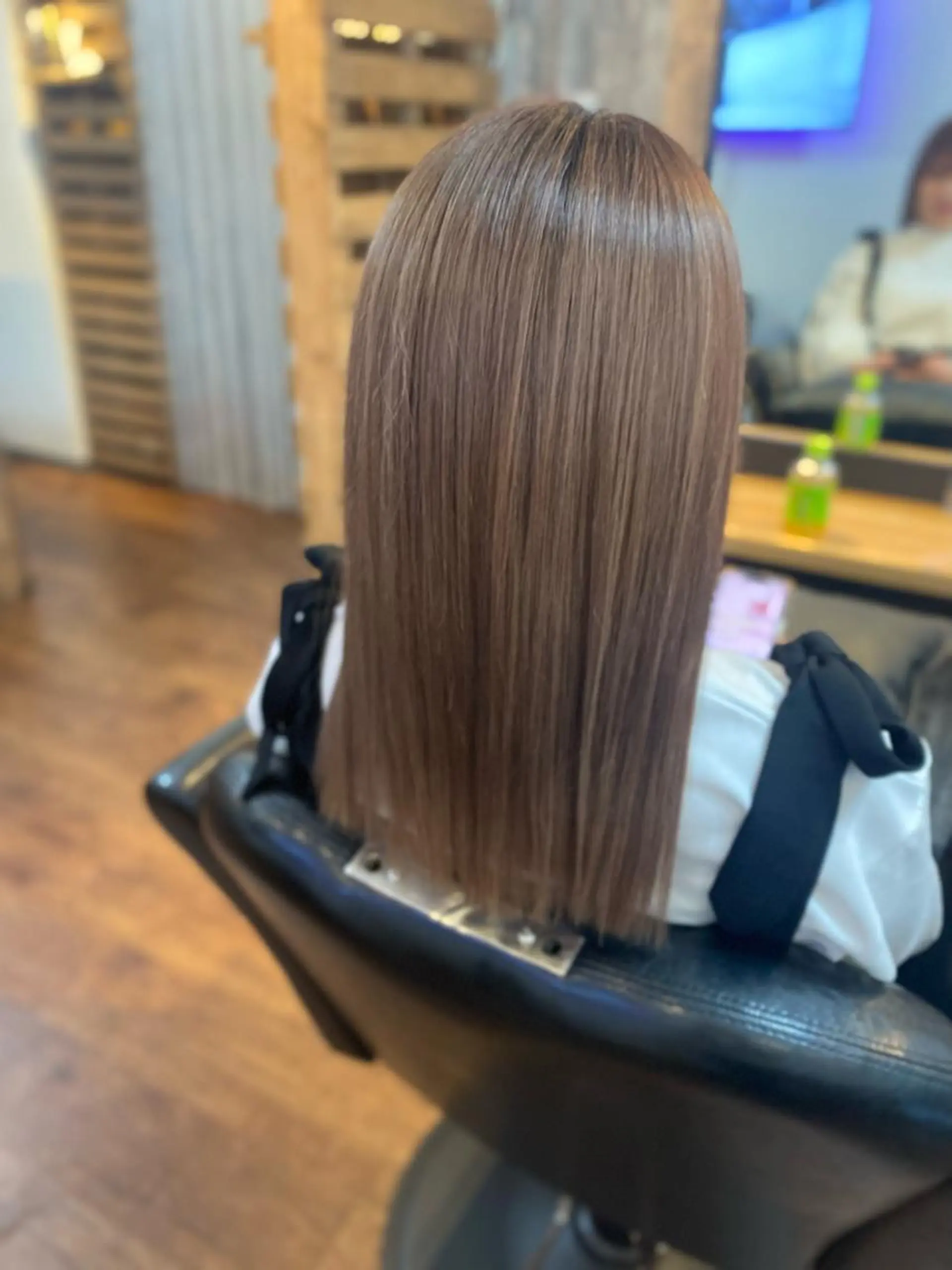 セミロング カラー アクアカラー 髪質改善 トリートメント Luzir⭐︎ GEN⭐︎のヘアスタイル