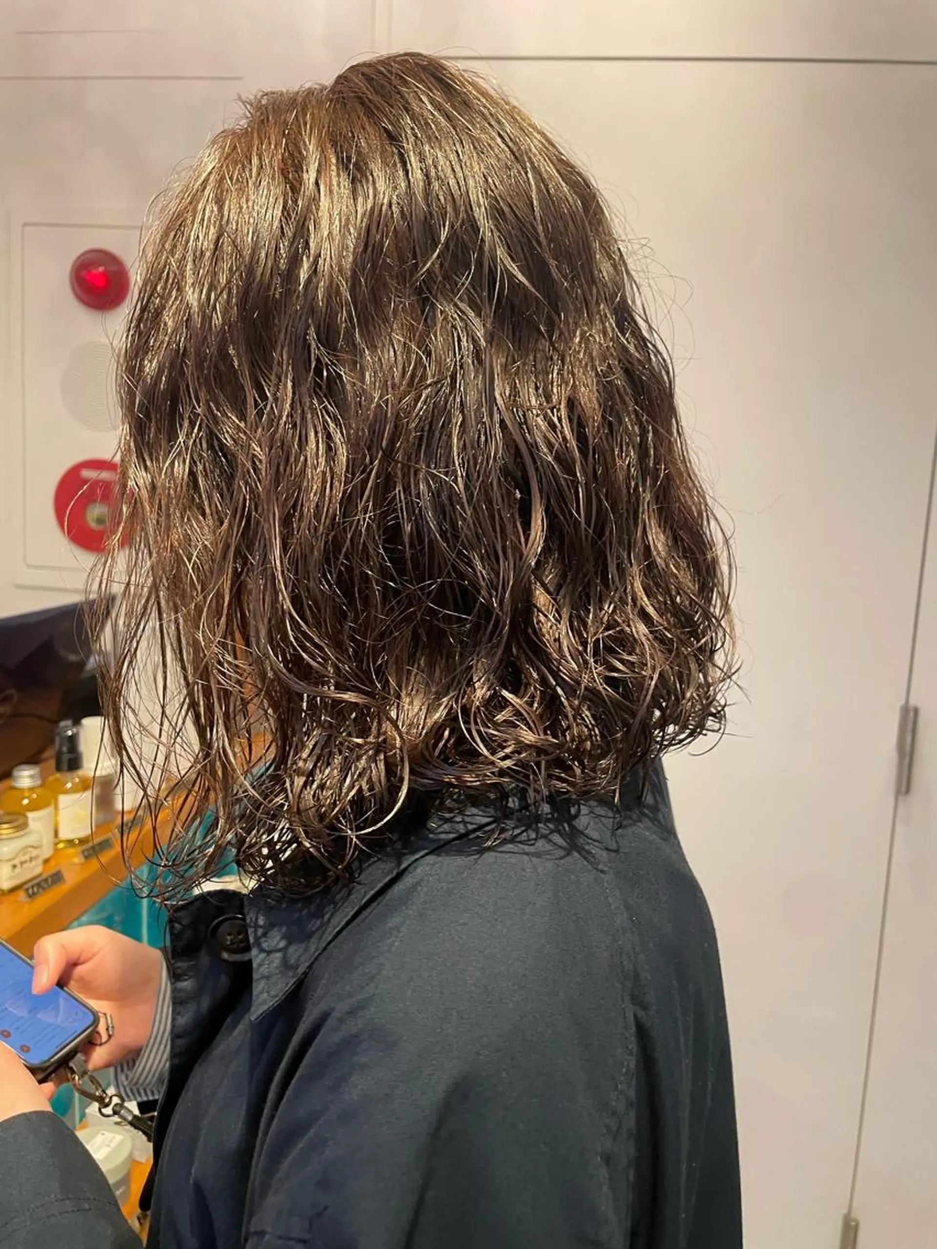 ミディアム カラー パーマ カット パーマ トリートメント レイヤー／似合わせ TAKUYAのヘアスタイル