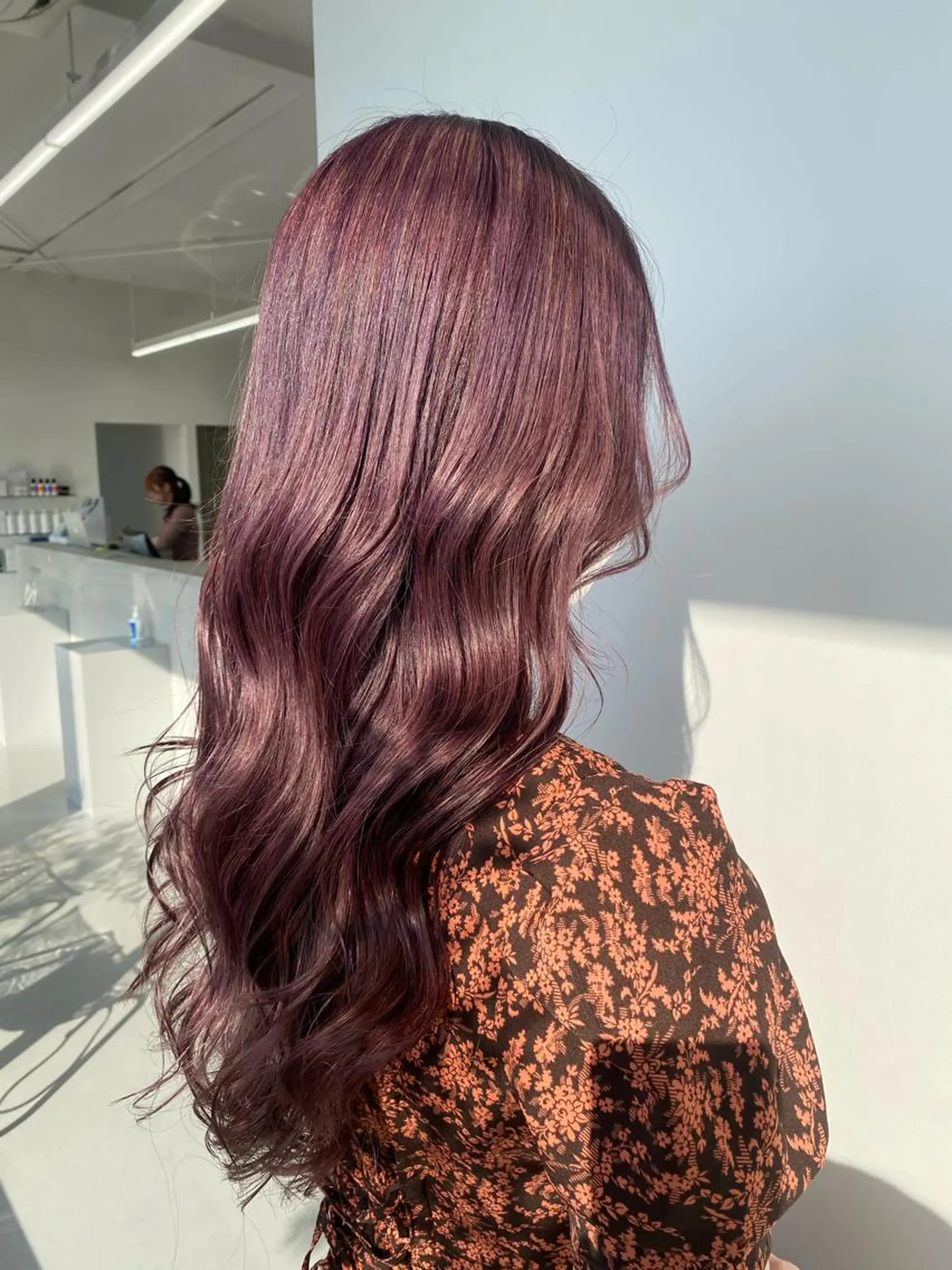 ロング カラー 透明感カラー パープルカラー ローズカラー カット ヘアカラー 丸山 純奈のヘアスタイル