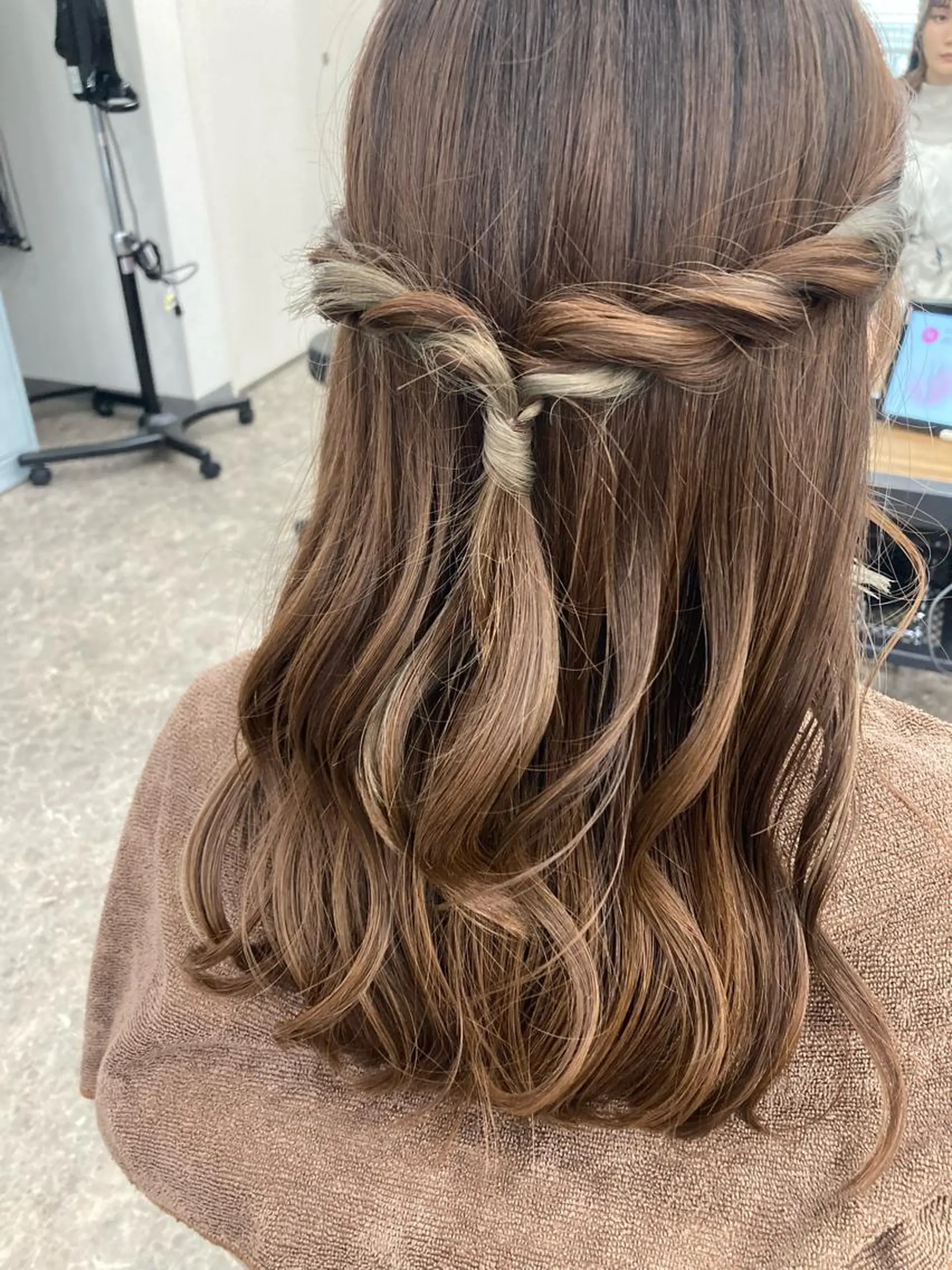 ヘアアレンジ ハーフアップ ポニーテール 簡単アレンジ 韓国メイクサロン YUKINA東京のその他イメージ
