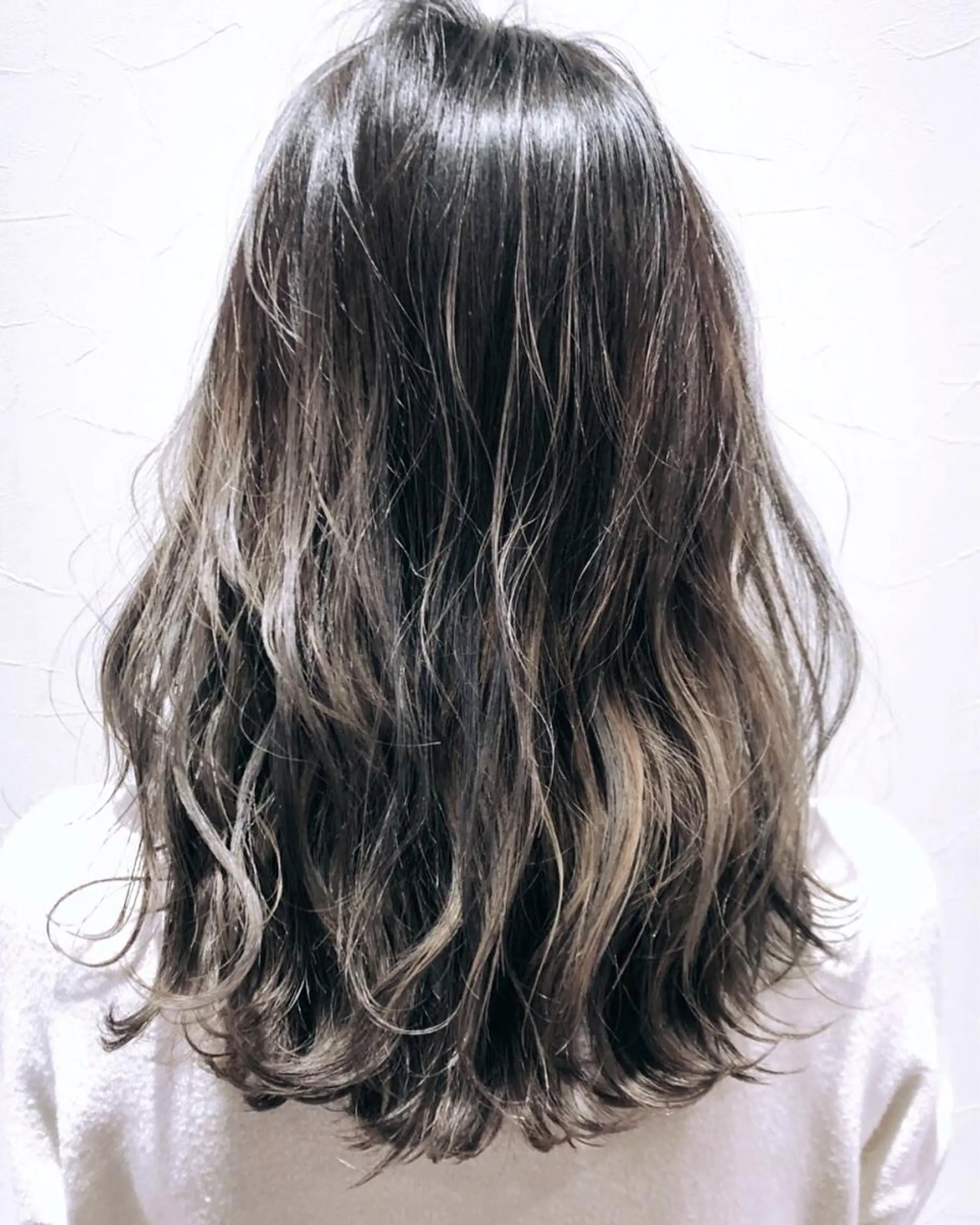 ミディアム カラー バレイヤージュ 外国人風カラー レイヤーカット 似合わせの達人🔥 石川就平のヘアスタイル