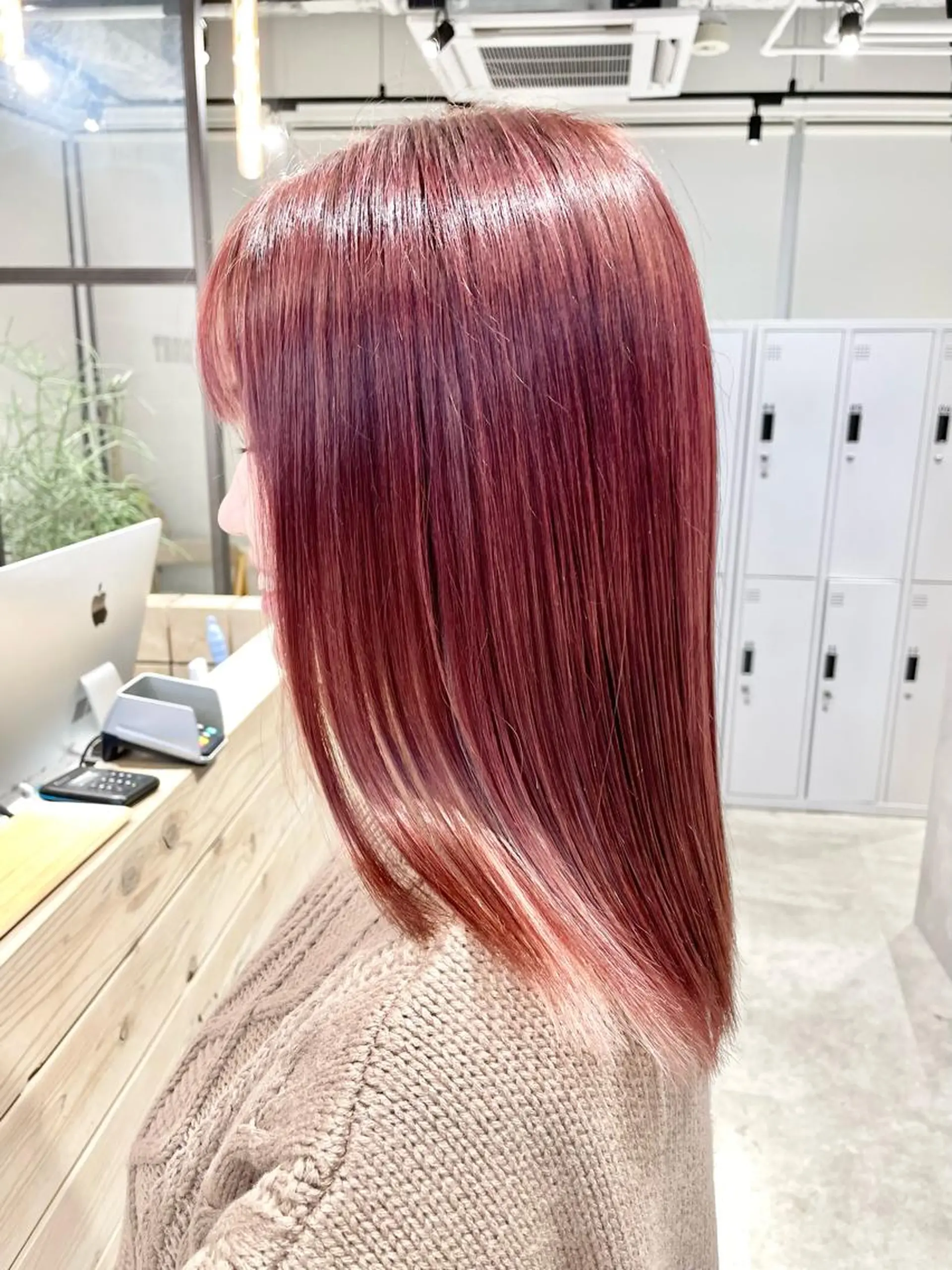 セミロング カラー ブラウンカラー レッドカラー レッドブラウン ハイトーン×レイヤー ／遠藤将太のヘアスタイル