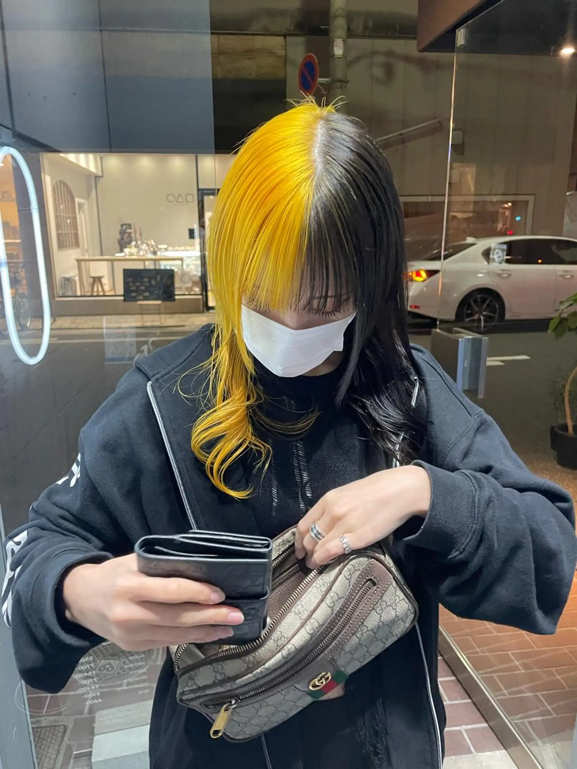 カラー miu .のヘアスタイル