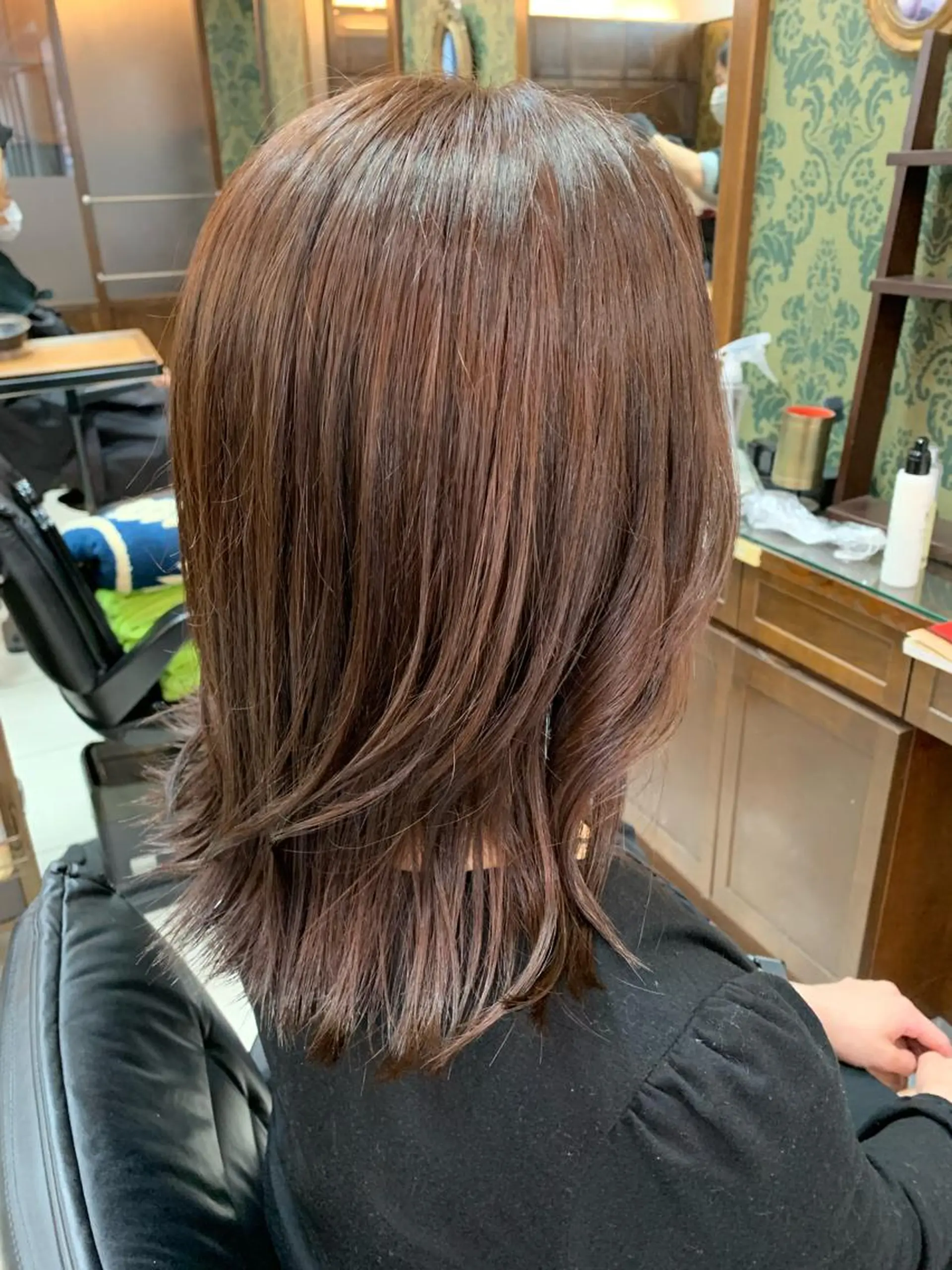 セミロング カラー 吉田 朱理のヘアスタイル