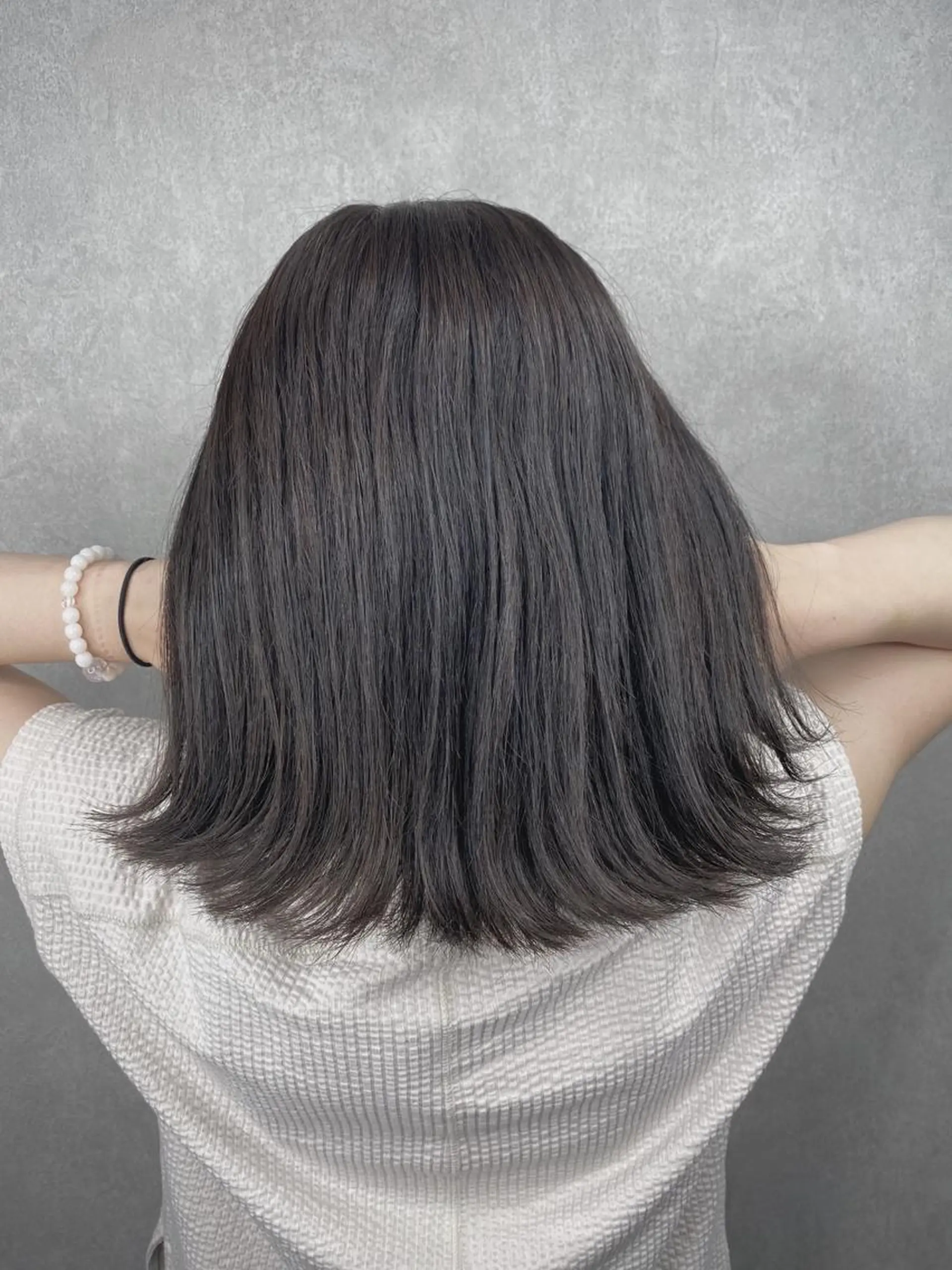 ミディアム _White所属・ＳＨＩ ＺＵのヘアスタイル