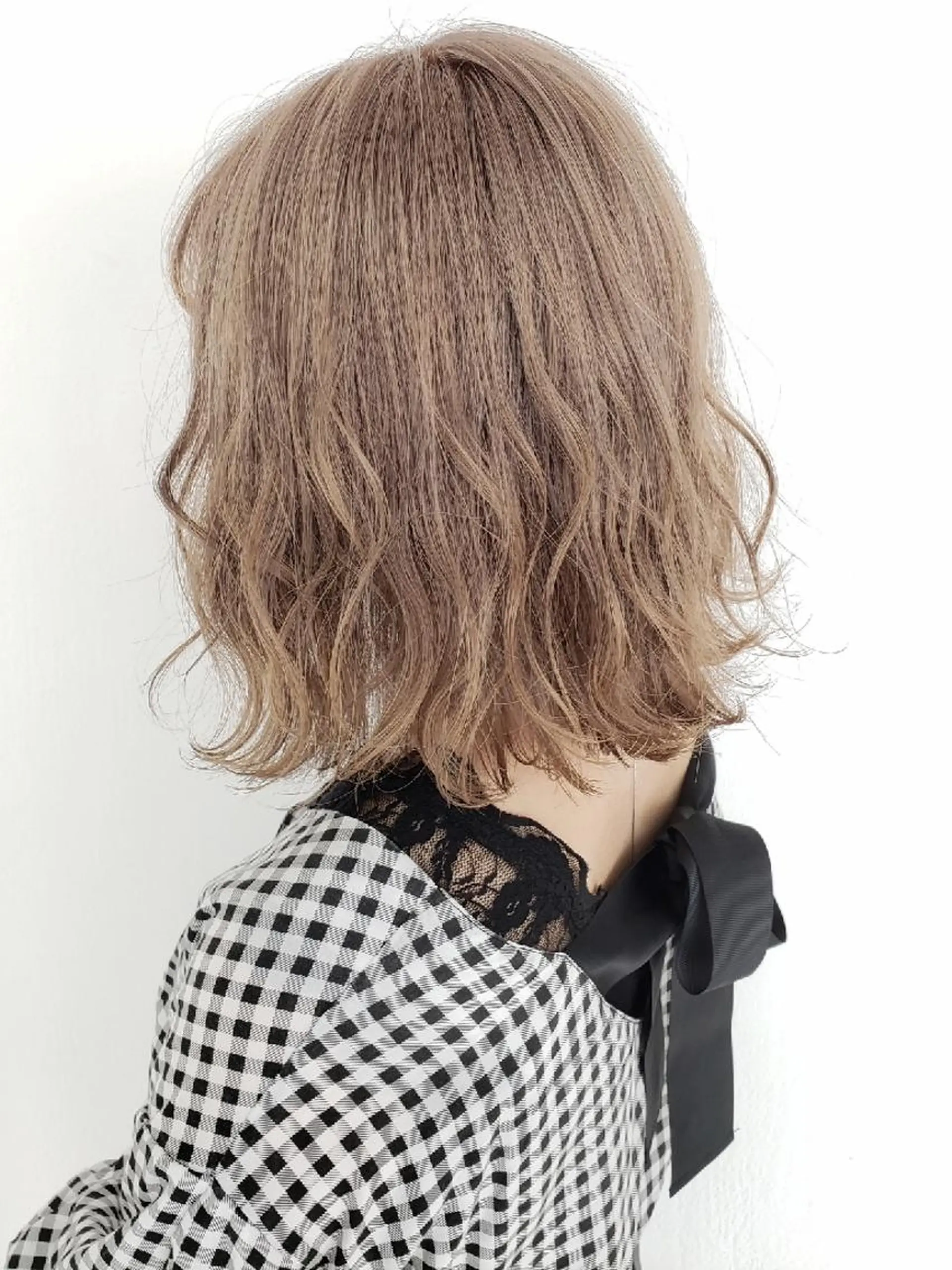 ミディアム カラー ヘアアレンジ ブロンド 成瀬 弘光のヘアスタイル