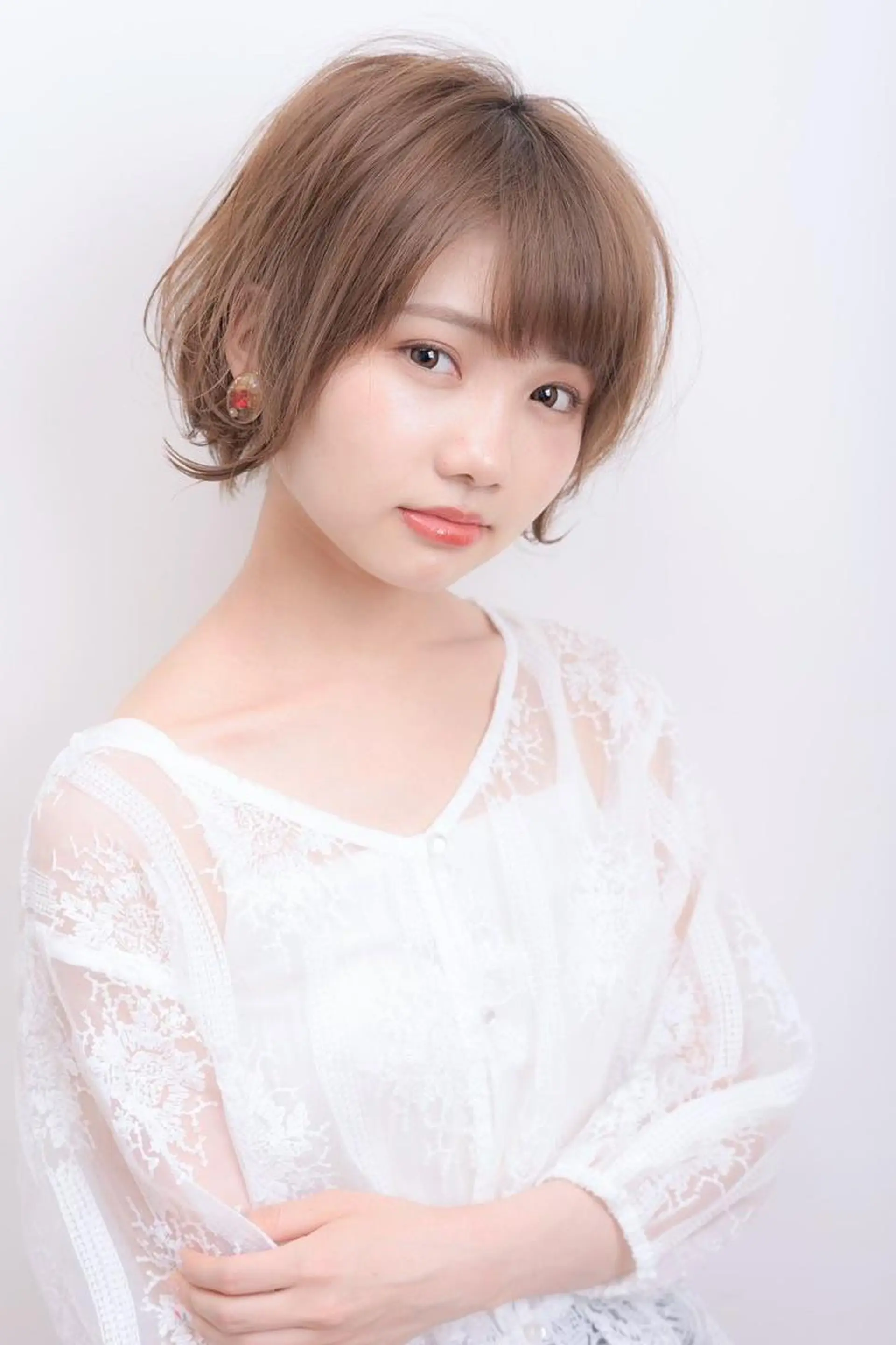 ミディアム ワンレンボブ アッシュ ボブ ハイライト 韓国風ヘア 公式 Ease by amble luxeのヘアスタイル