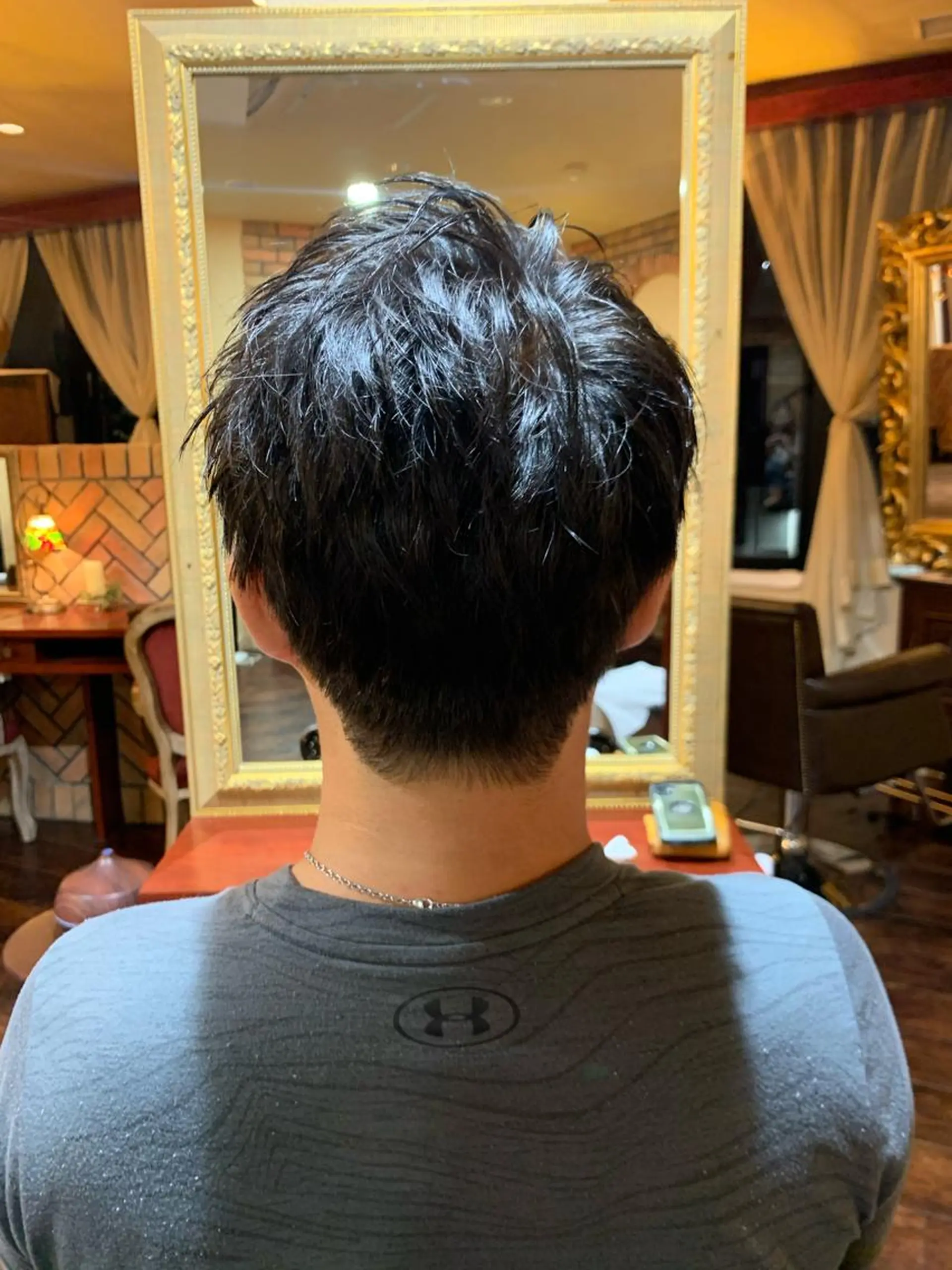 ショート メンズ ツーブロック 刈り上げ FAVOR Emiのヘアスタイル