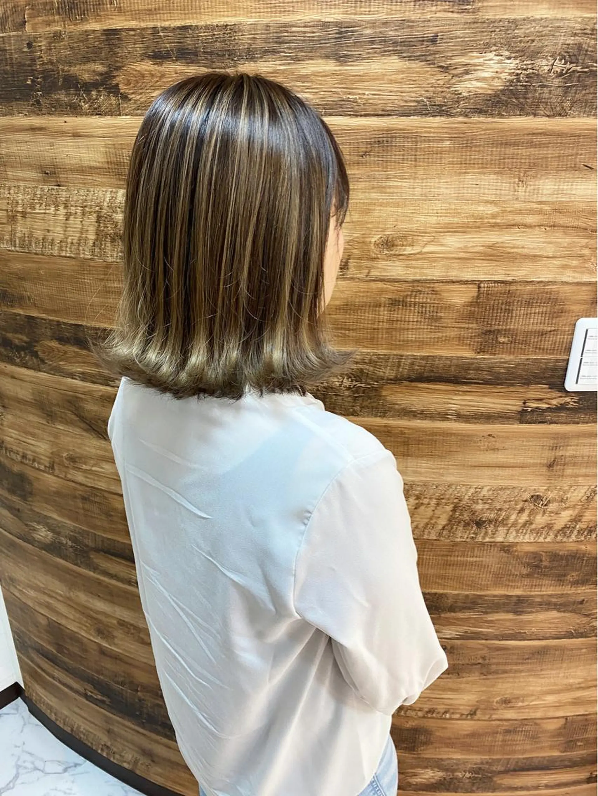 ミディアム ハイライト カット ヘアカラー en Siena エンシエナのヘアスタイル