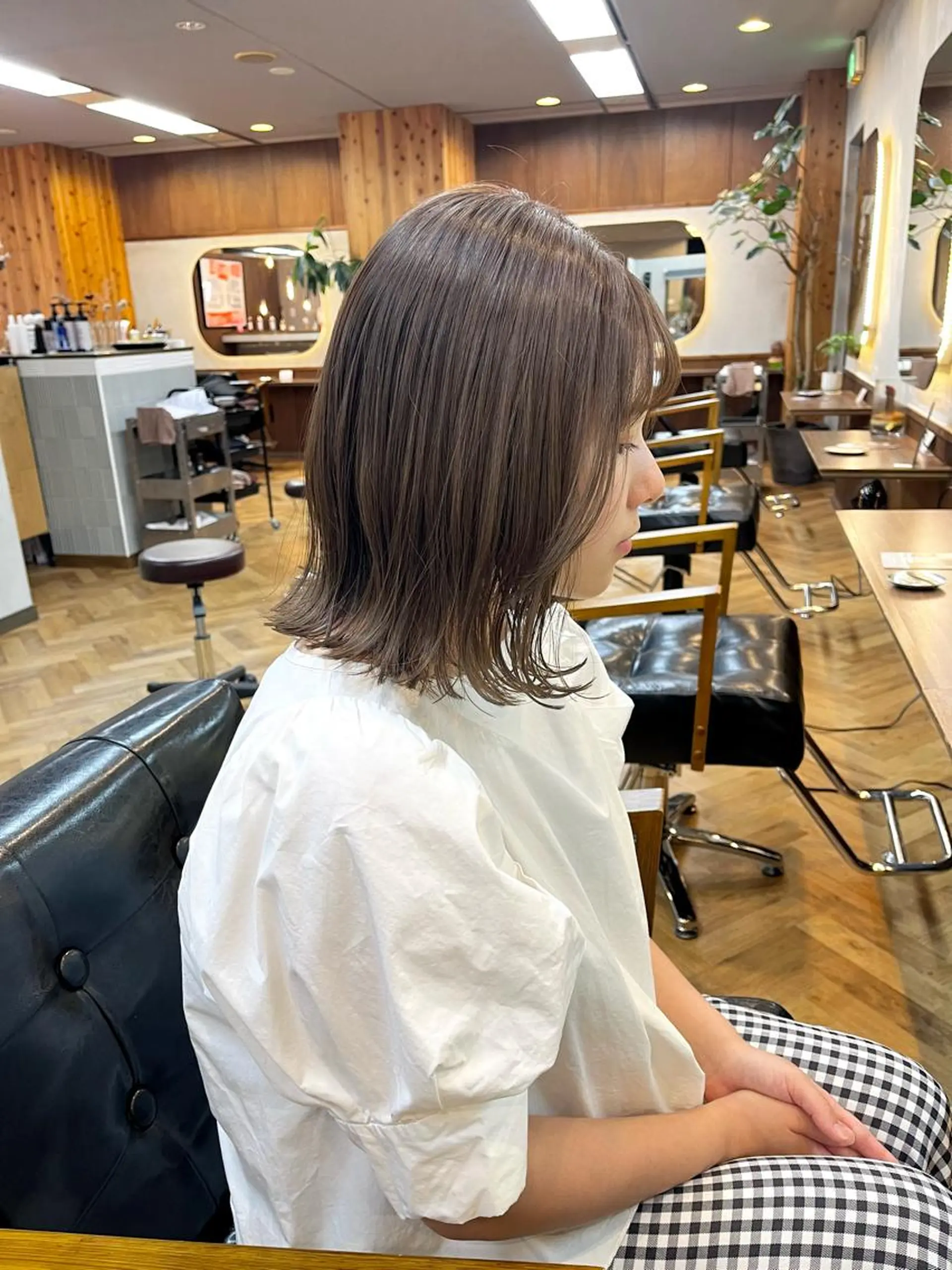 ミディアム カラー ヘアアレンジ カット ヘアカラー トリートメント ena/ブリーチなし 透明感・レイヤー🎀のヘアスタイル